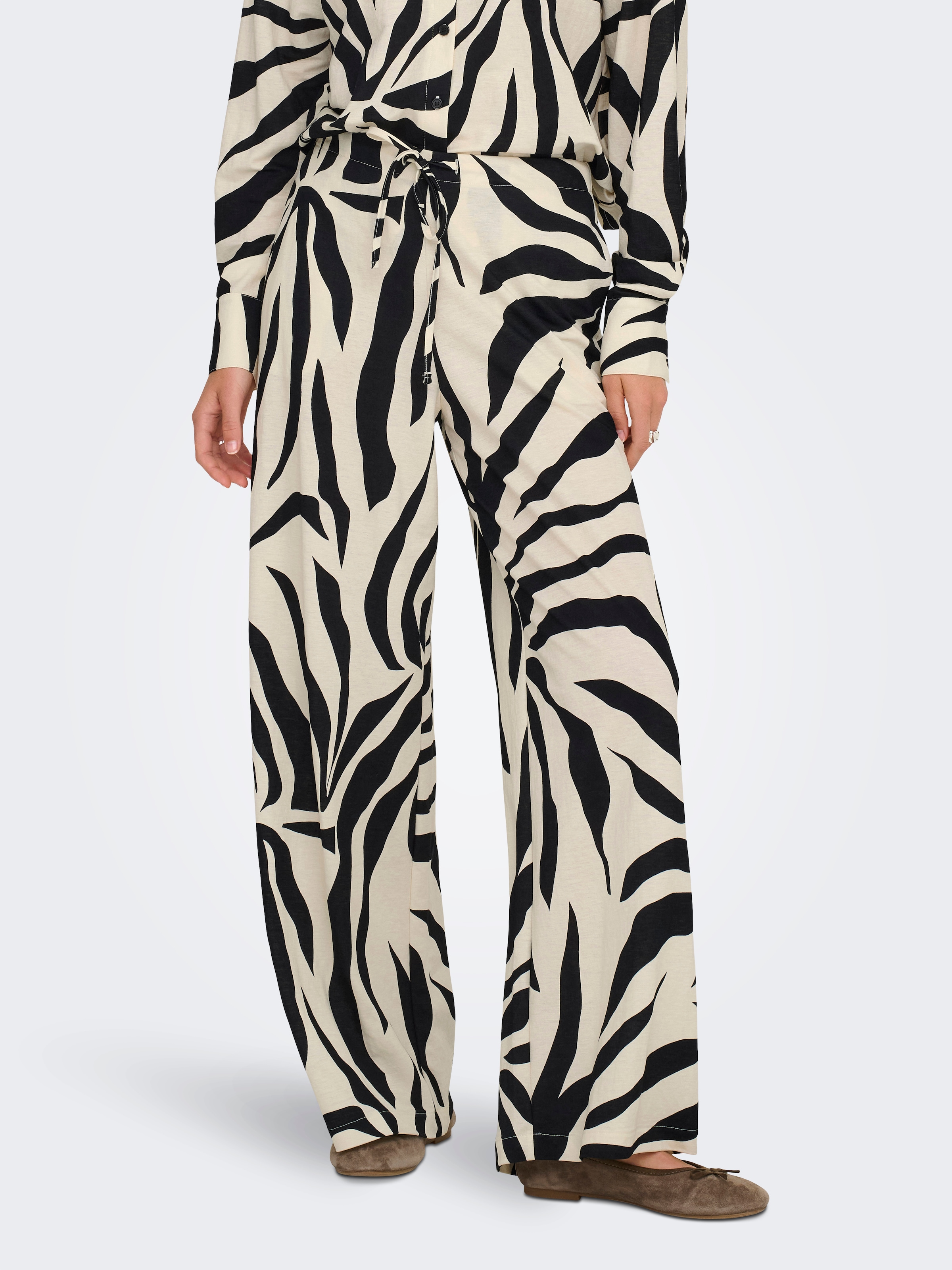 ONLY Schlupfhose »ONLSAKURA LOOSE PULL UP PANTS WVN«  Viskosemischung, loose fit