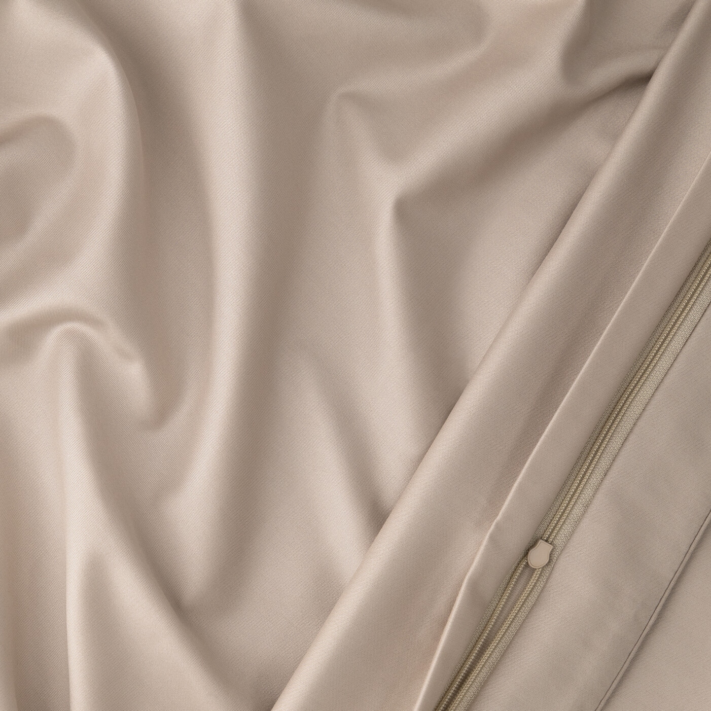 Florella Bettwäsche »Uni, Decade-Edel-Satin aus 100 % Baumwolle«, mit aufwendig gearbeiteter Biese am Kissen