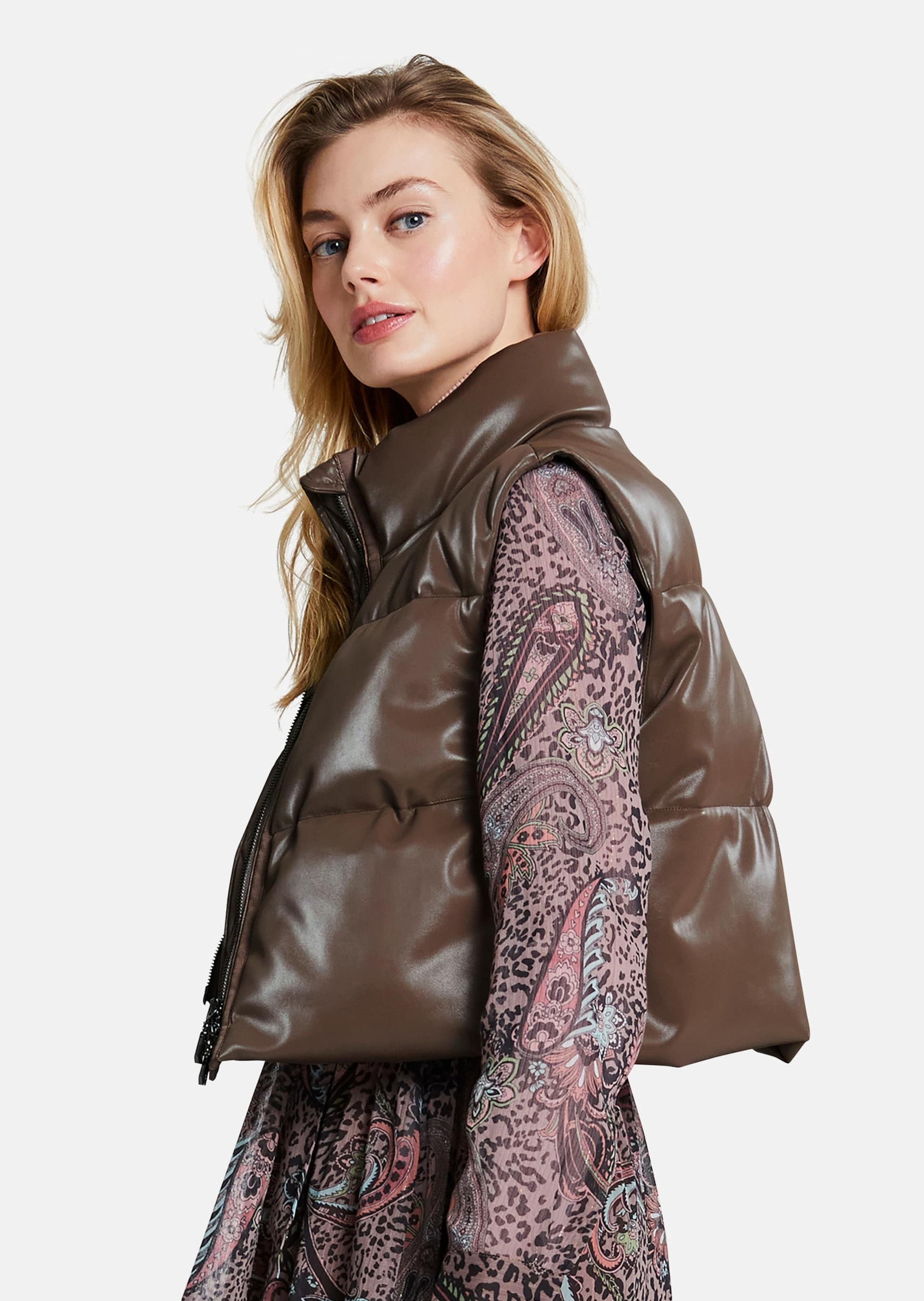 MADELEINE Kurzweste »Weste Kurze Steppweste in Lederoptik«