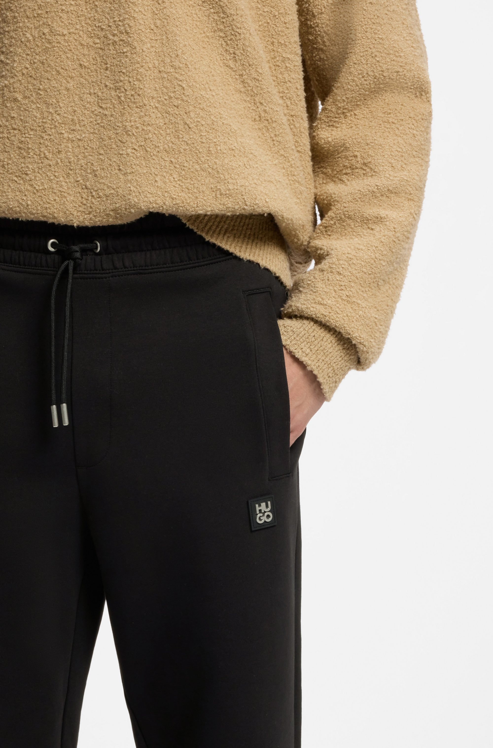 HUGO Sweathose »Dimacs Metal Logo«  elastischer Bund mit Kordel, Relaxed Fit, Premium Interlock