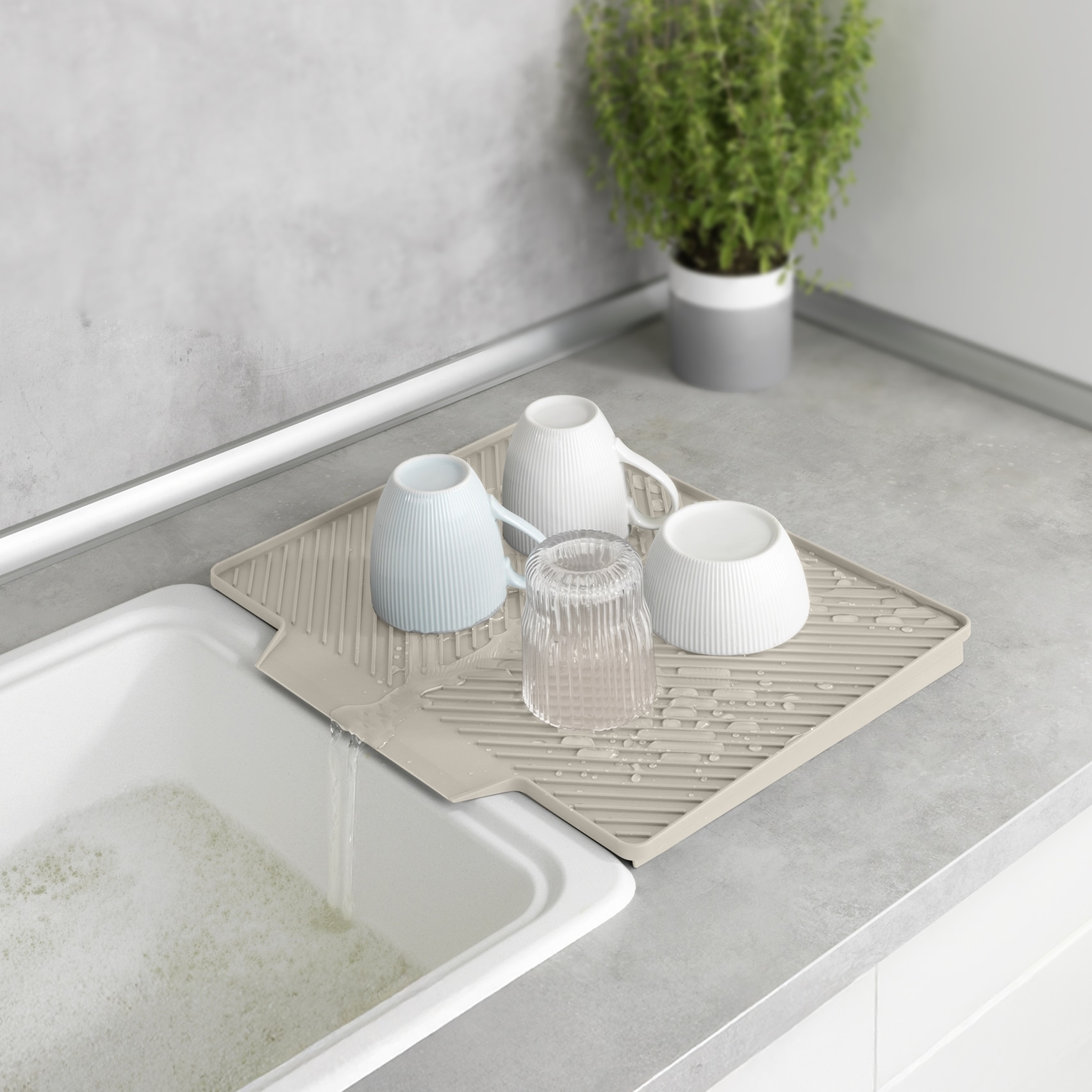 WENKO Abtropfmatte »Modell Nelia« Spülmatte für Geschirr, optimaler Wasserablauf, spülmaschinengeeignet