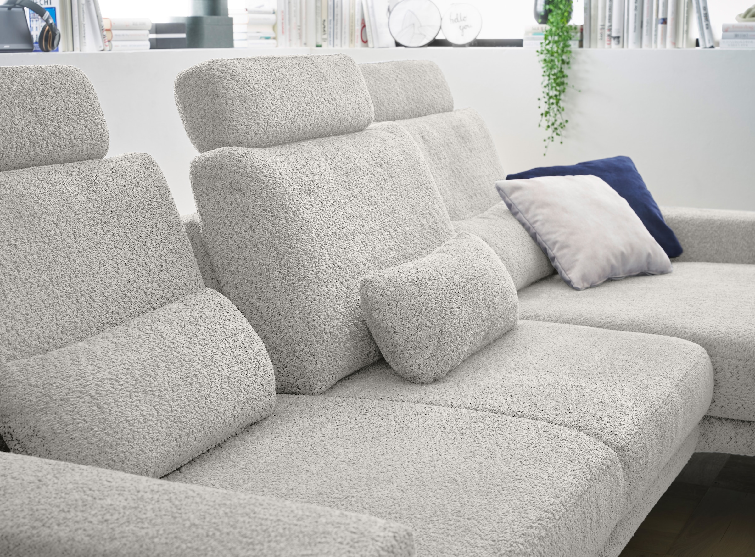 set one by Musterring Ecksofa »SO 3600, inkl motor. Sitztiefenverstellung, Kopfstützen, Nierenkissen«, Sitzhöhe 44 cm, Federkern, Breite 293 x Tiefe 180 cm, Kama silver