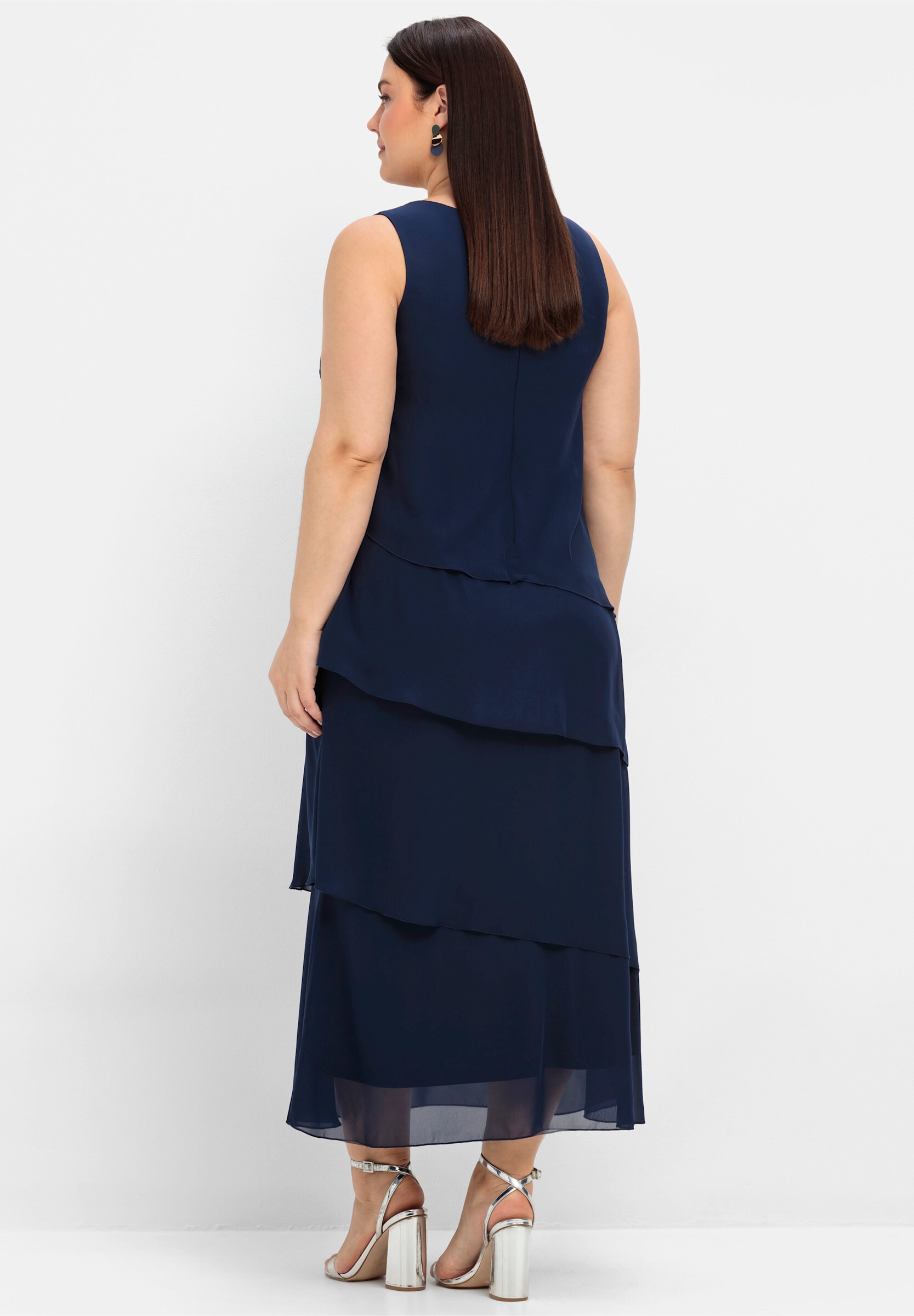 Sheego Jerseykleid »Abendkleid Abendkleid in Lagen-Optik, aus Chiffon« Ohne Tasche in figurumspielender Form