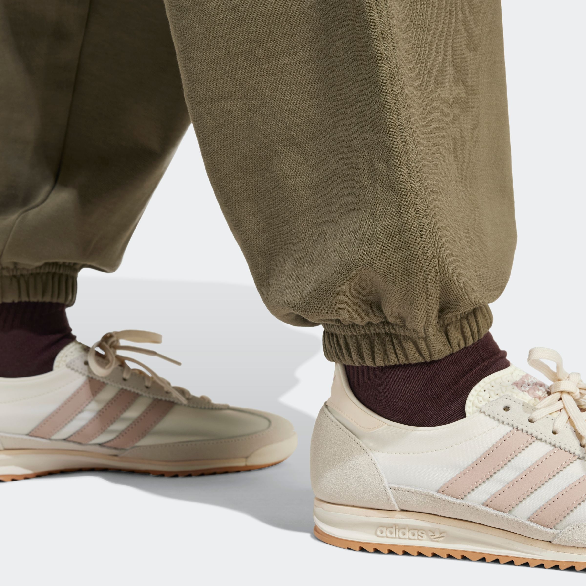 adidas Originals Sporthose »ESS BYFR JOGGER«, (1 tlg.), Boyfriend Style, bequem und lässig, weiches French Terry