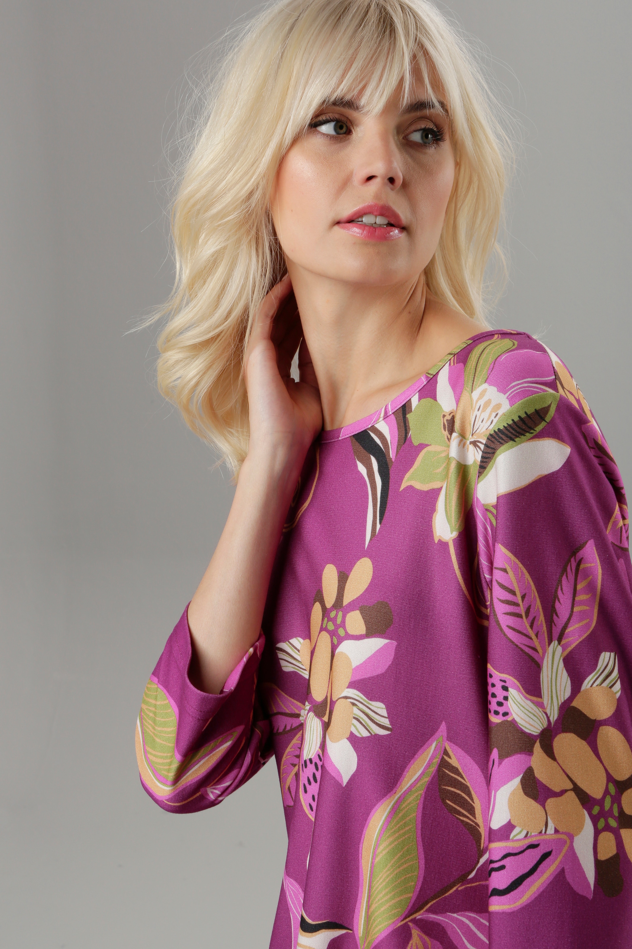 Bordüre OTTO im mit aufgedruckter Jerseykleid, Retro-Muster Aniston SELECTED online bei