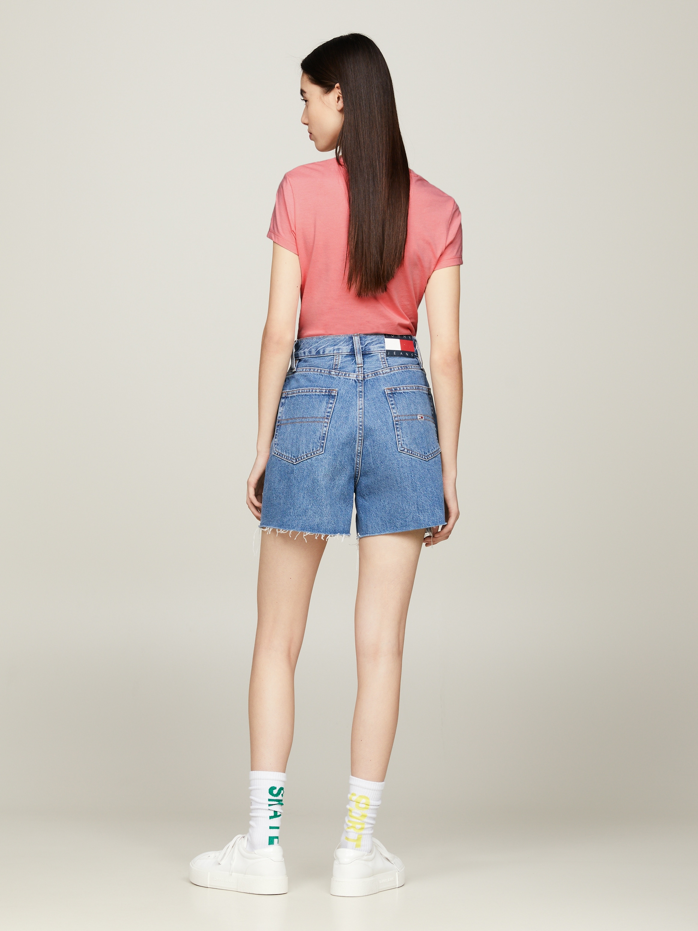 Tommy Jeans Shorts »MOM UH SHORT BH0034«, mit Tommy Jeans Logo-Badge & Flag