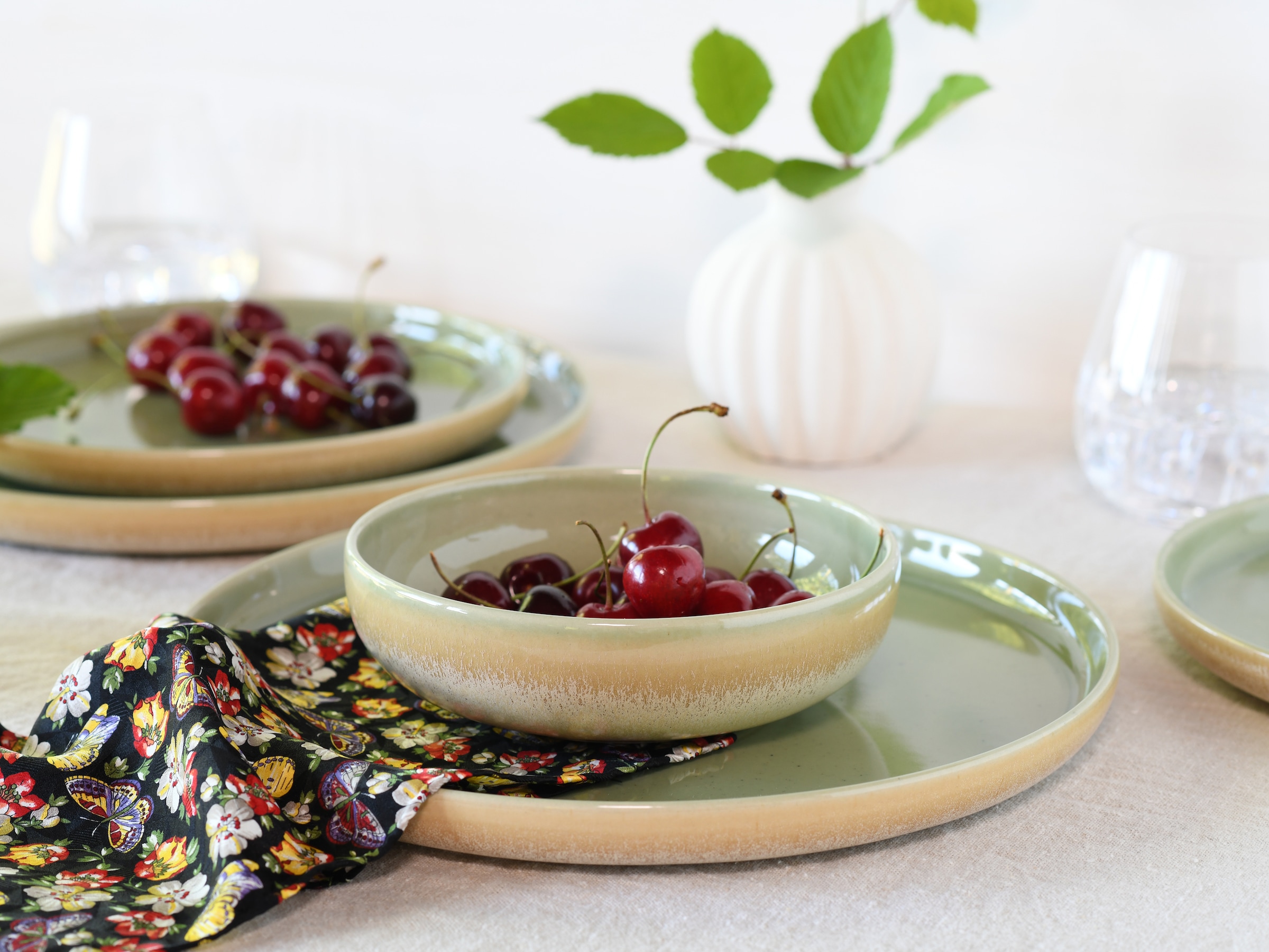 CreaTable Teller-Set »Uno Romana Grün, Tellerset 12-tlg« Sprenkel, Seidenmatte Glasur