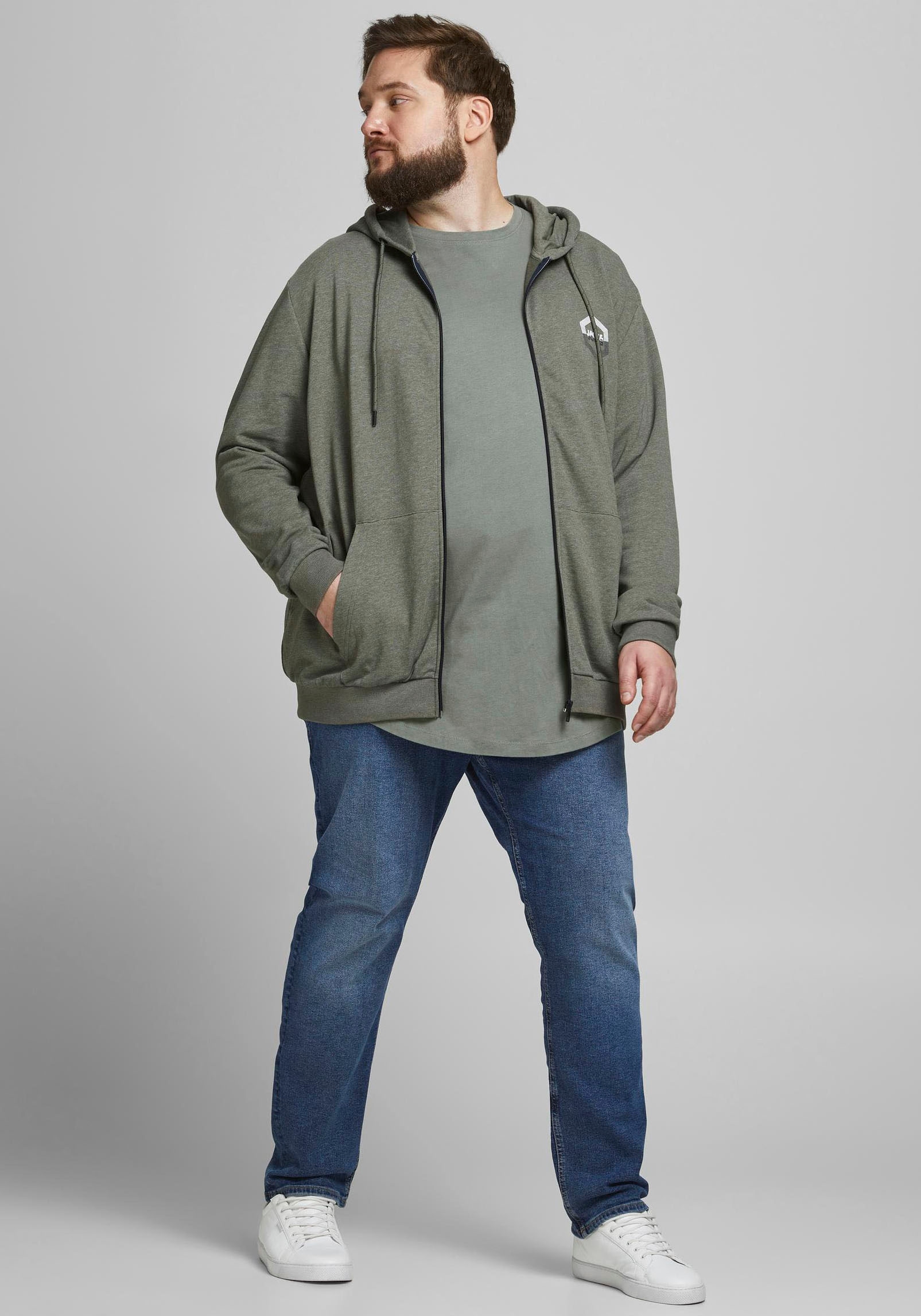 Jack & Jones PlusSize T-Shirt »NOA TEE«, mit abgerundetem Saum, bis Größe 6XL