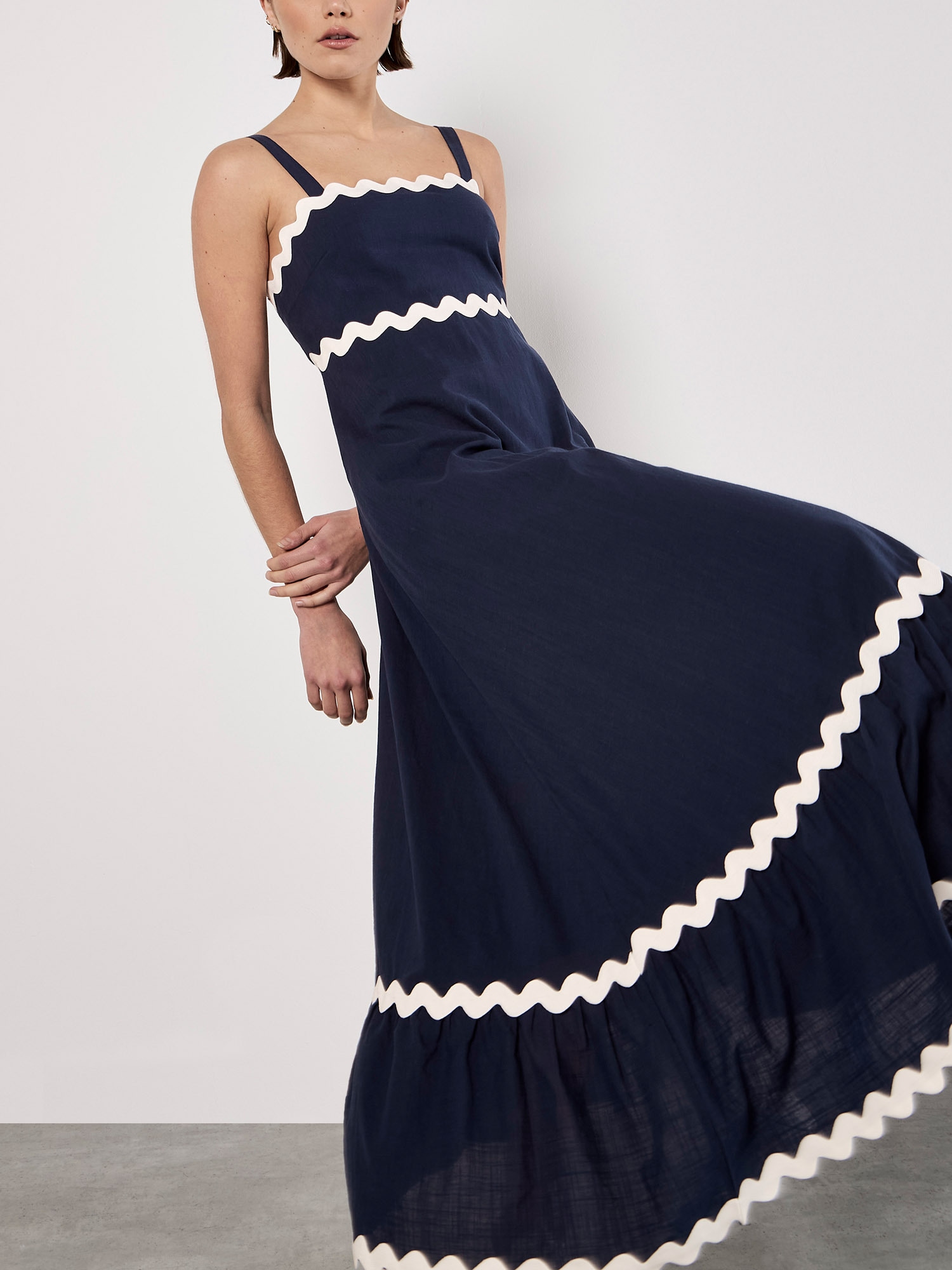 Apricot Volantkleid »mit Zick Zack Abschlüsse« Trägerkleid
