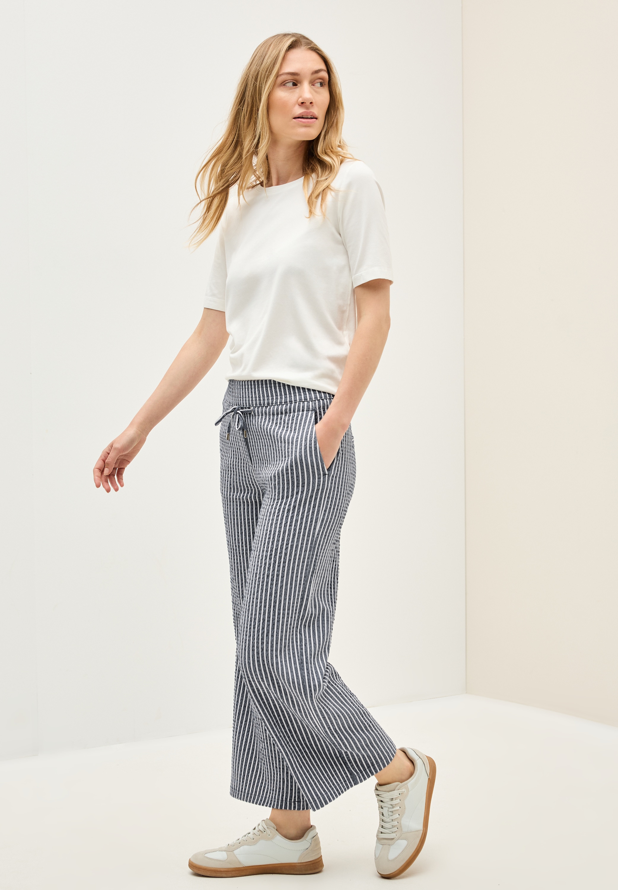 Cecil Stoffhose »Style Neele«, mit Streifen-Muster, Seersucker-Style