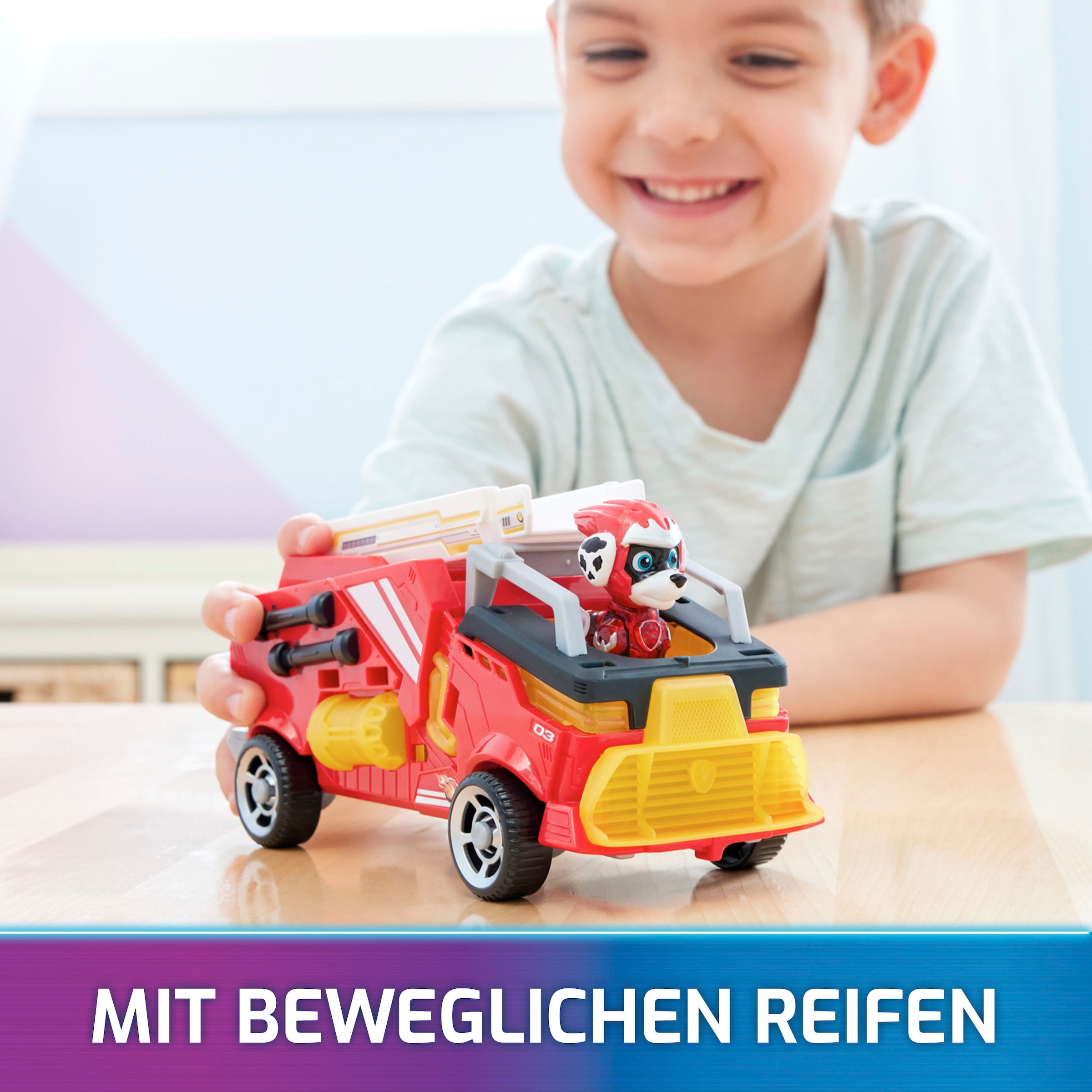 Spin Master Spielzeug-Auto »Paw Patrol - Movie II - Basic Themed Vehicles Marshall«, von Marshall Löschzug mit Welpenfigur, Licht- und Soundeffekt