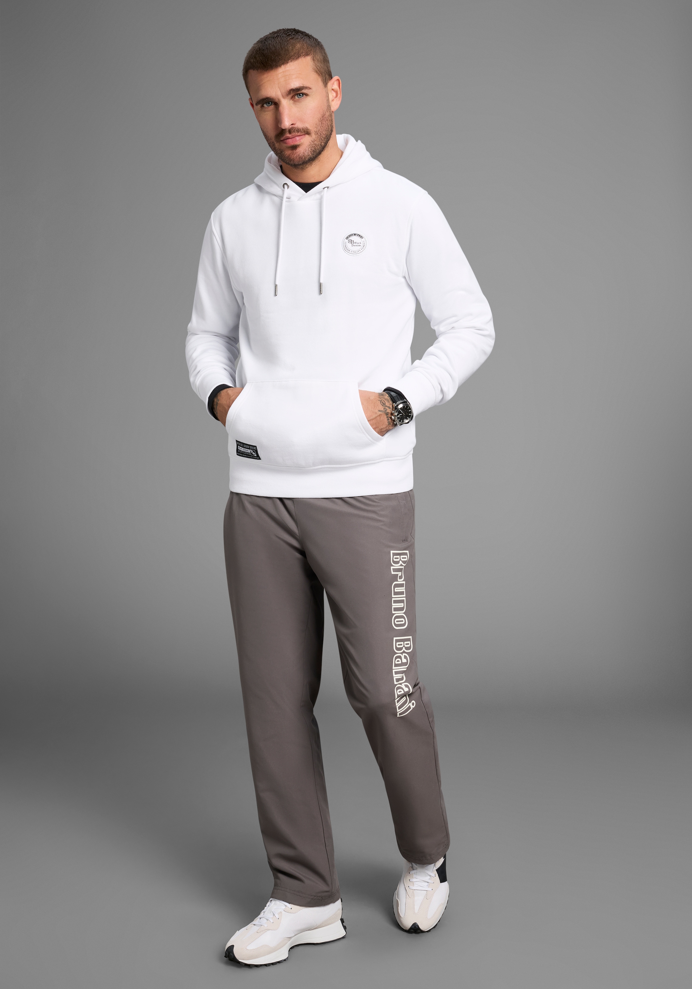 Bruno Banani Kapuzensweatshirt , langärmlig,  schmal geschnitten,  bedrucktes Design
