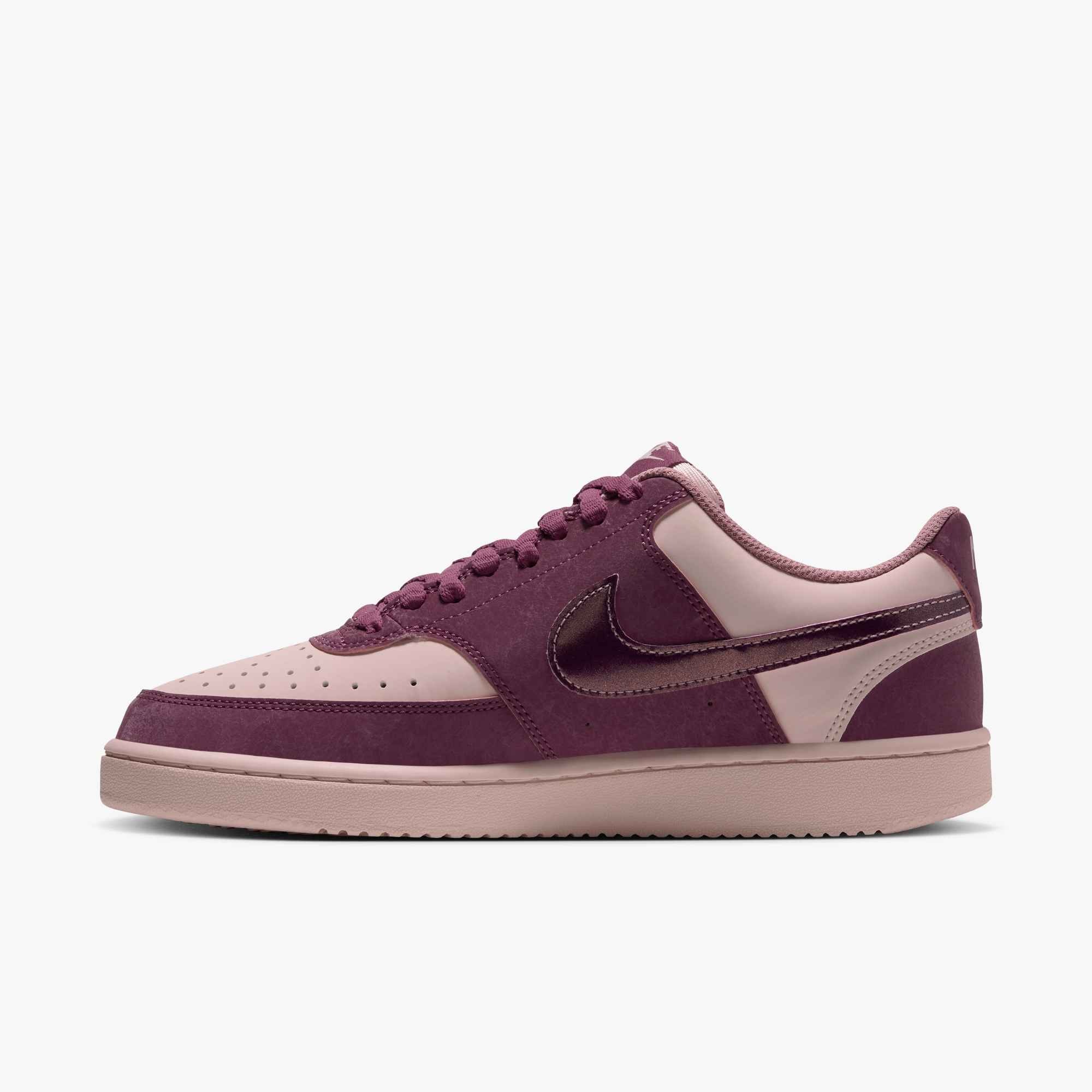 Nike Sportswear Sneaker »Court Vision Low LX«  Design auf den Spuren des Air Force 1