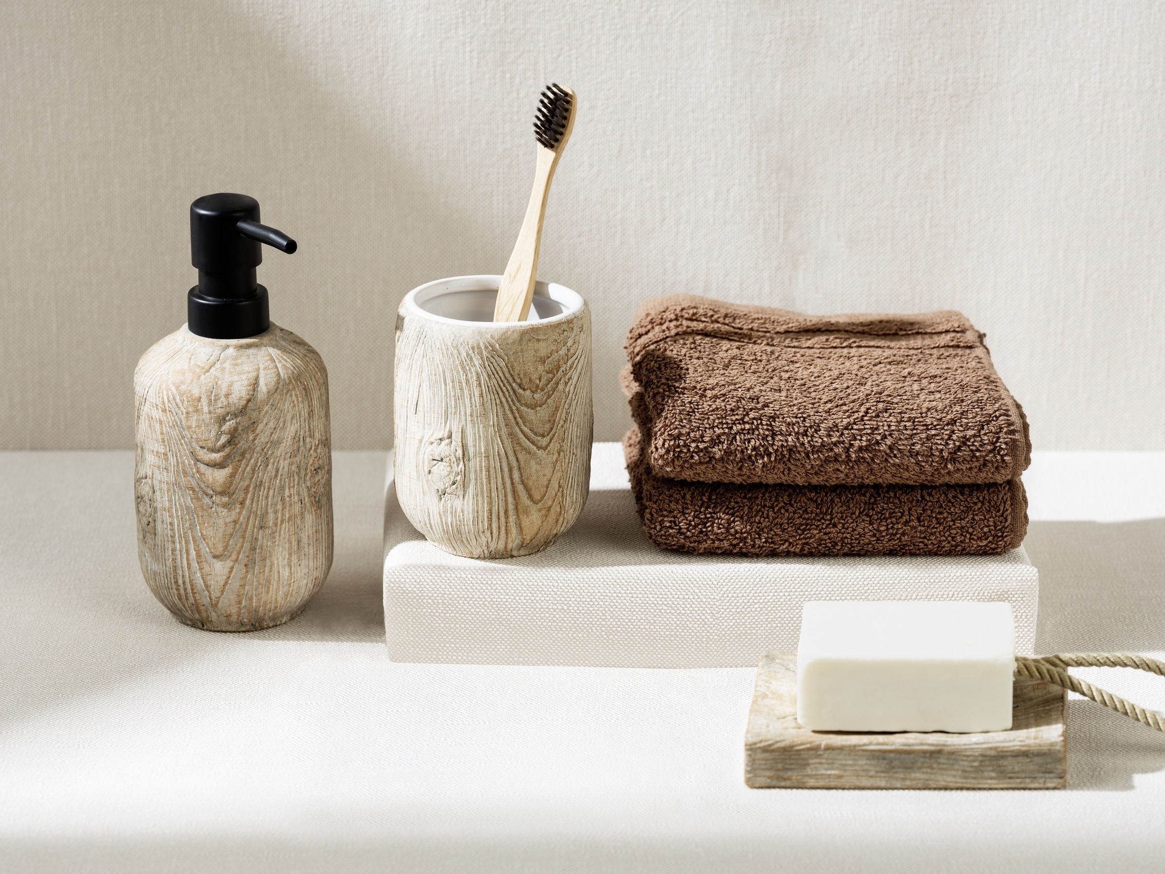 WENKO Badaccessoire-Set »Florio« bestehend aus Seifenspender, WC-Garnitur, Zahnputzbecher in Holz-Optik