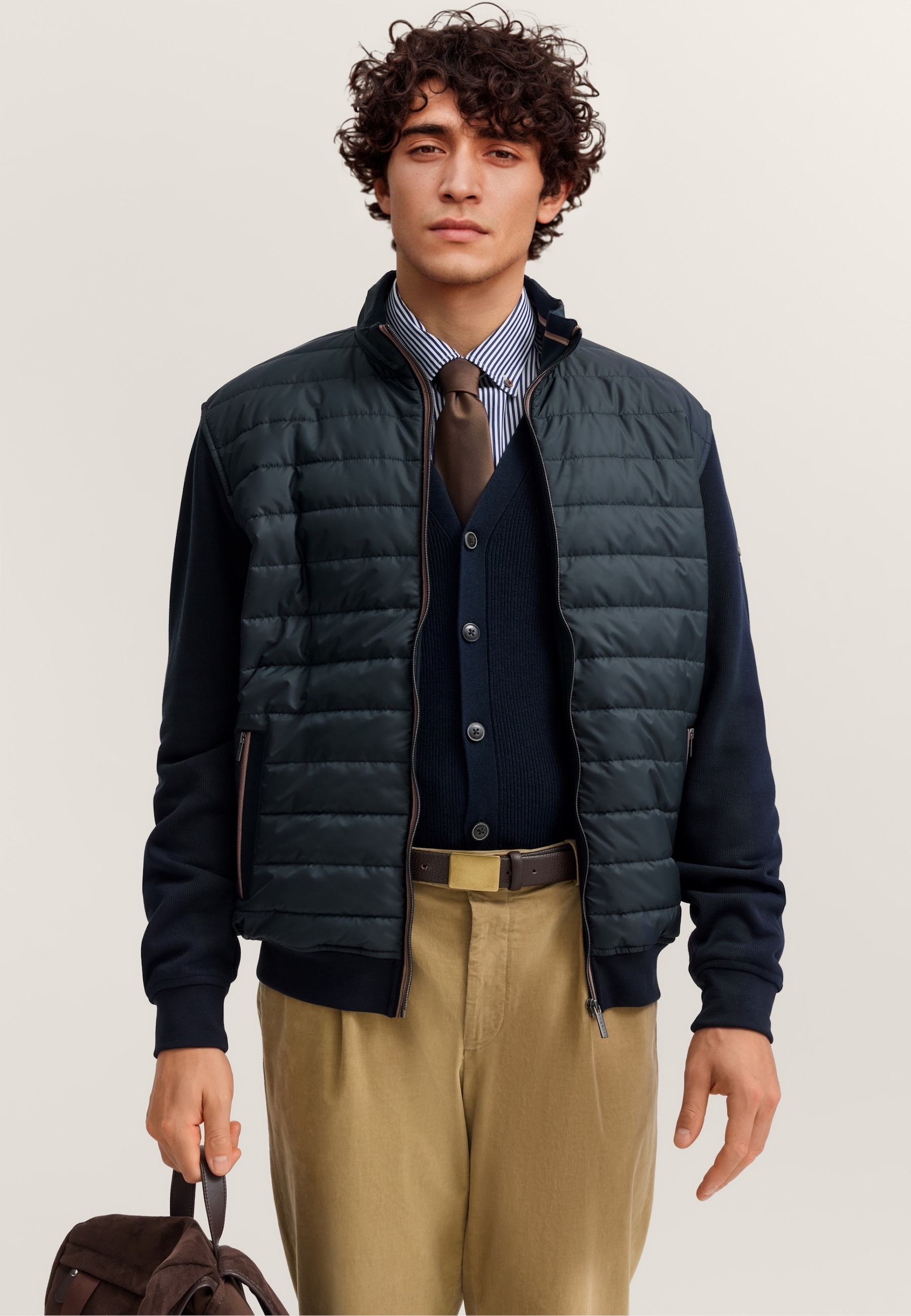 bugatti Sweatjacke »Regular Fit« mit gesteppter Front