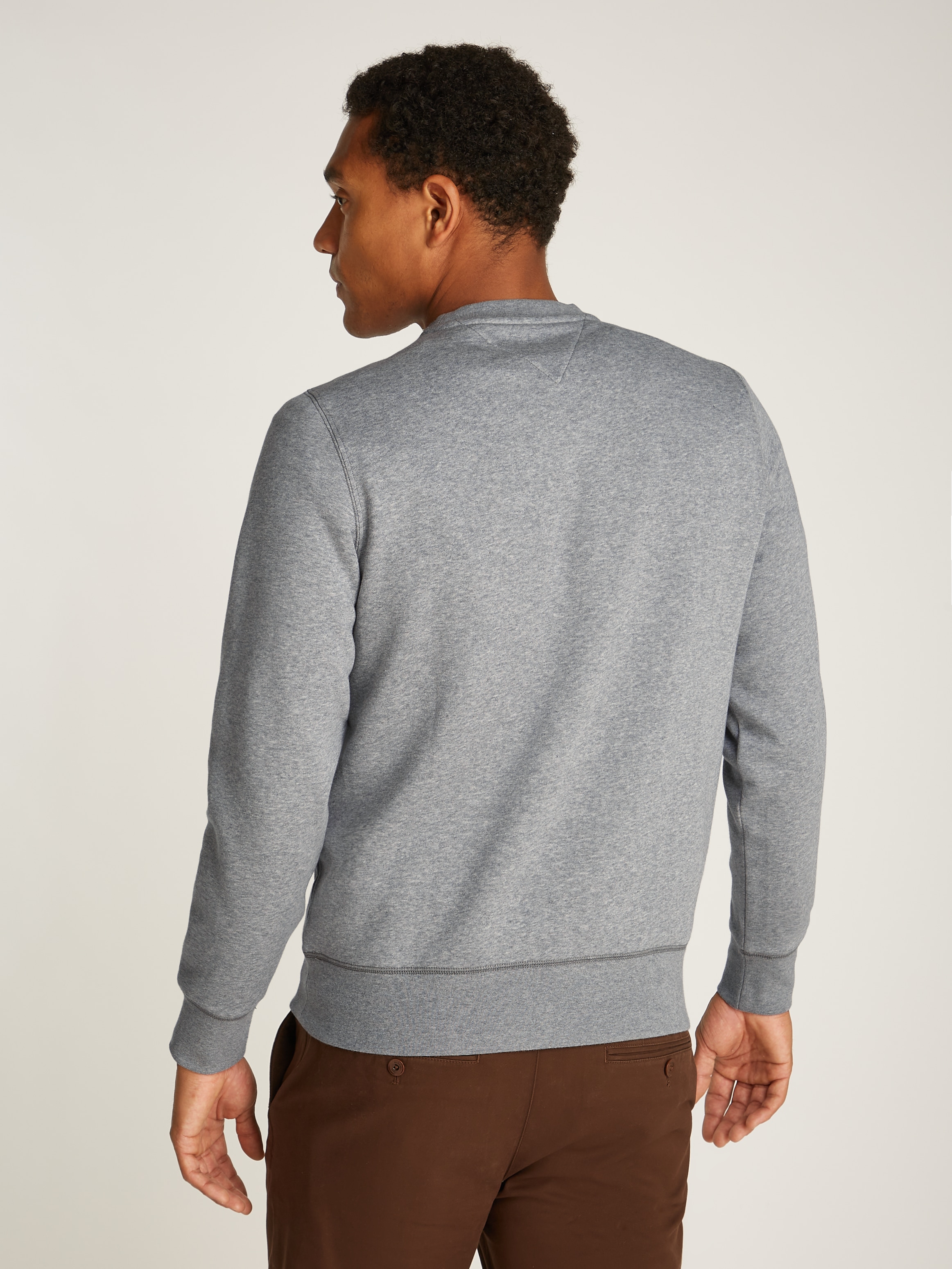 Tommy Hilfiger Sweatshirt »TOMMY LOGO SWEATSHIRT«, mit klassischem Rundhalsausschnitt