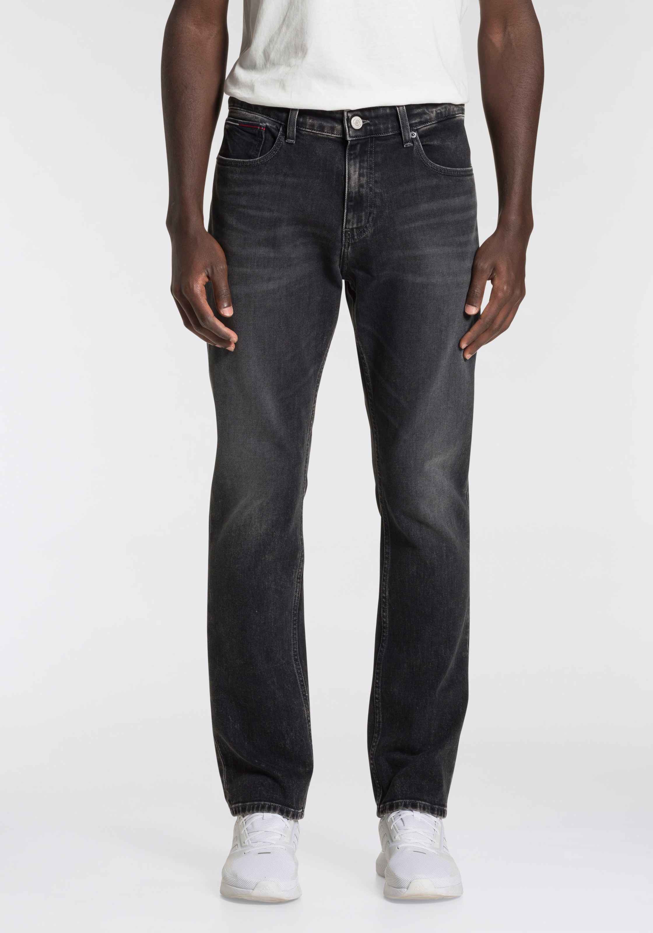Tommy Jeans Straight-Jeans »RYAN RLXD STRGHT«, mit Tommy Jeans Stitching am Münzfach kaufen