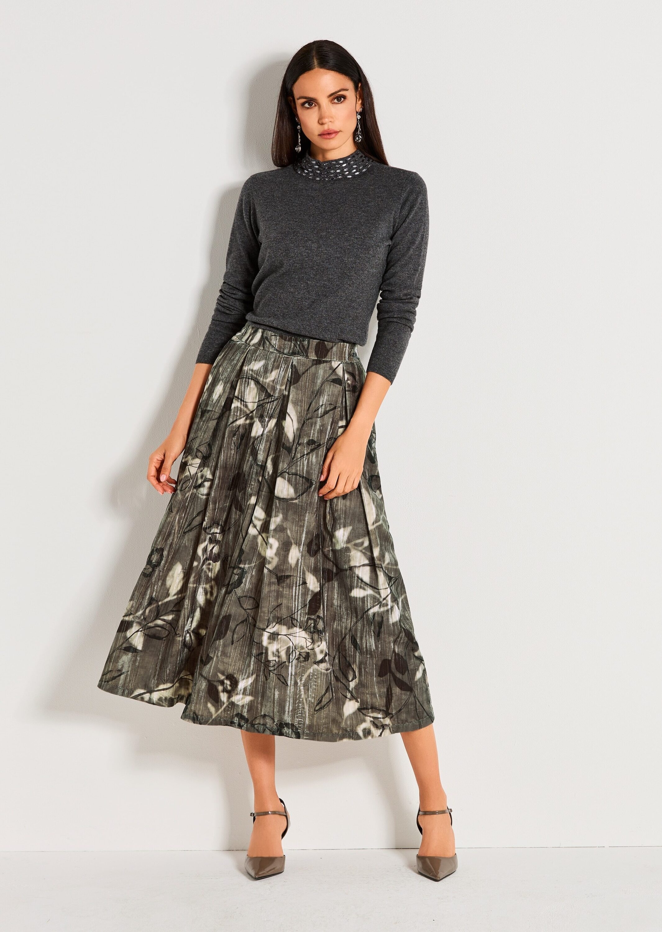 MADELEINE Midirock »Samtrock Eleganter Midirock mit floralem Design« Samtrock in Midilänge mit floralem Print