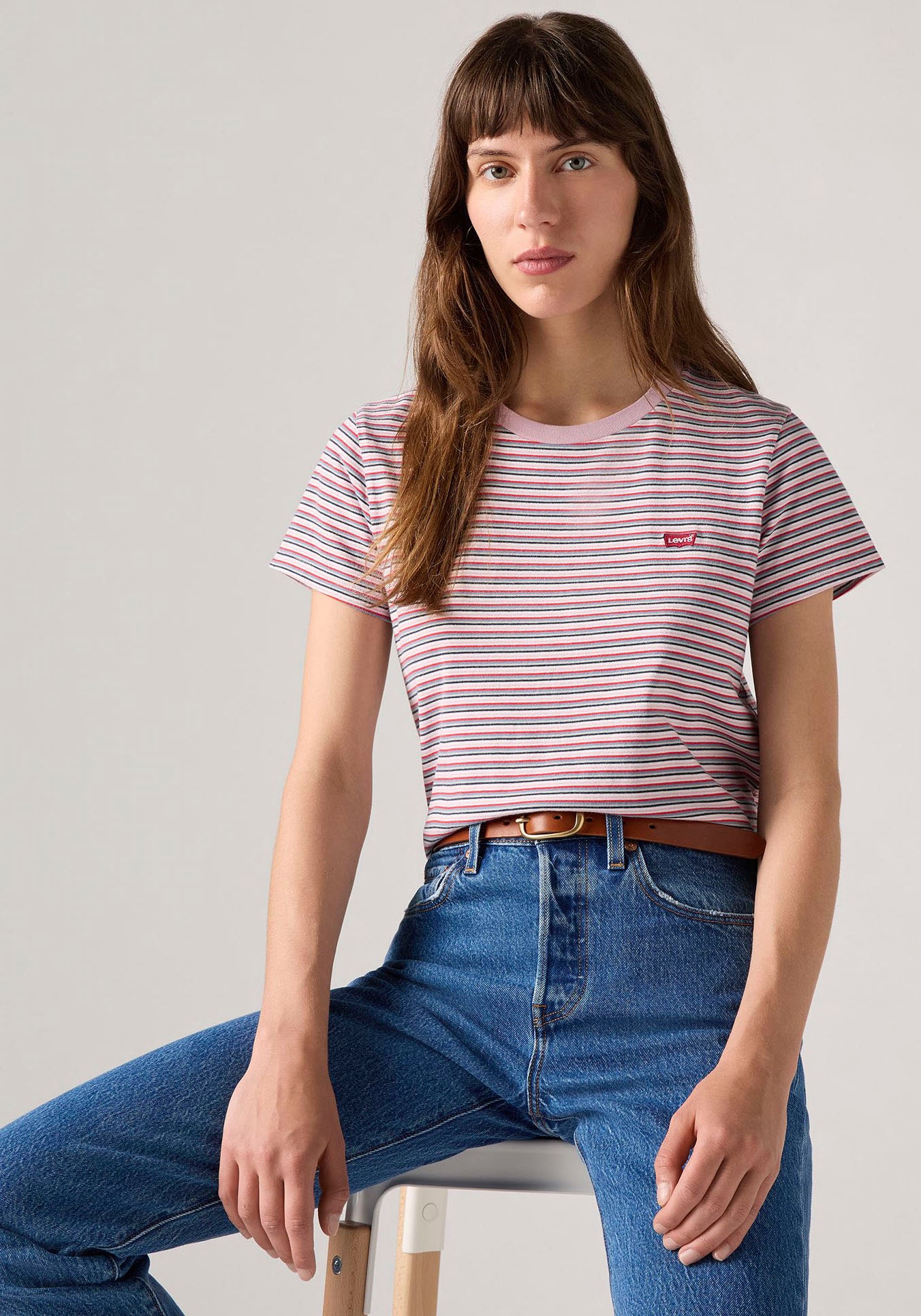 Levi's® T-Shirt »The perfect Tee«, mit kleiner Logo-Stickerei