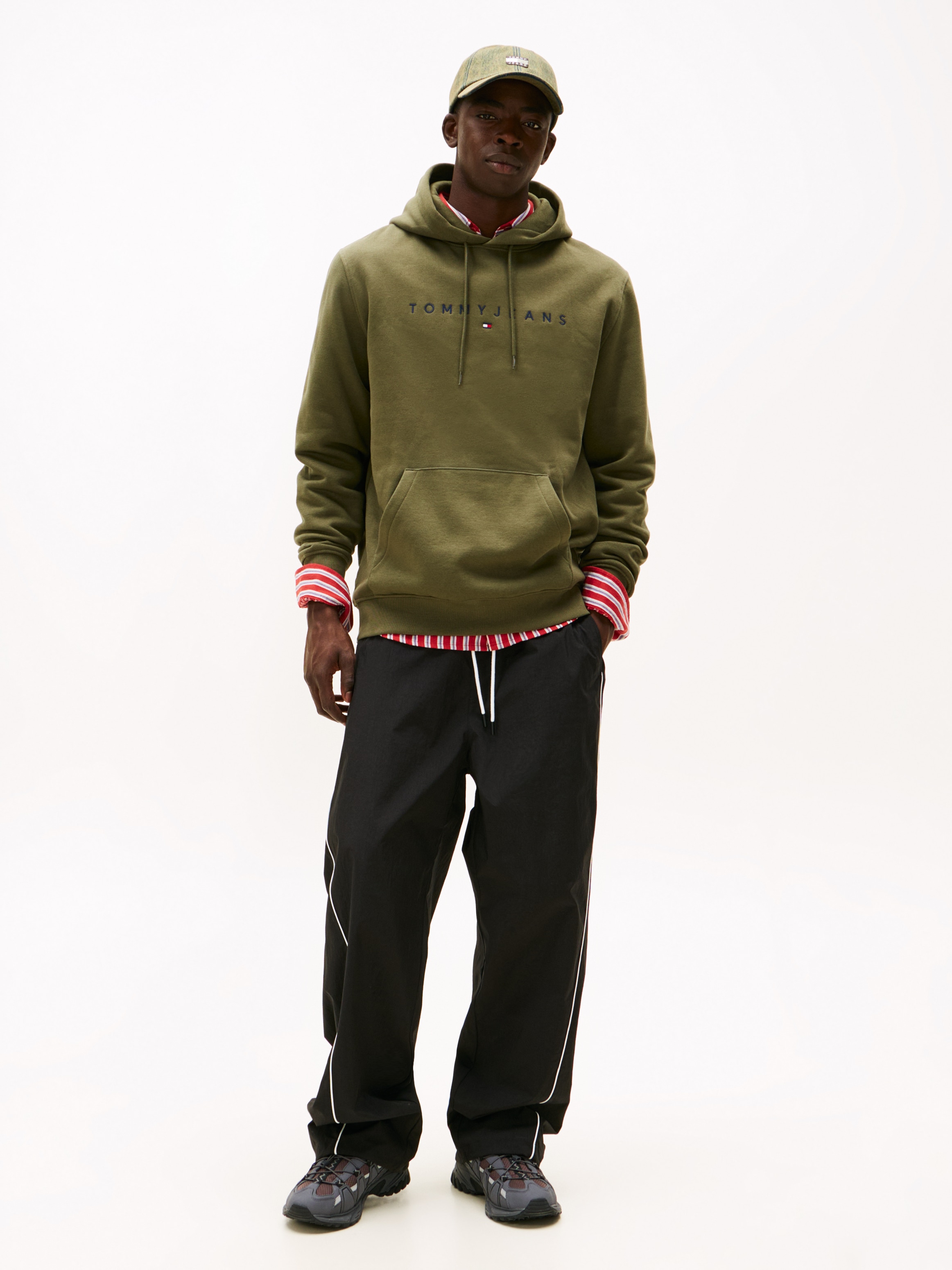 Tommy Jeans Hoodie »TJM REG LINEAR LOGO HOODIE EXT«, mit Logo-Stickerei
