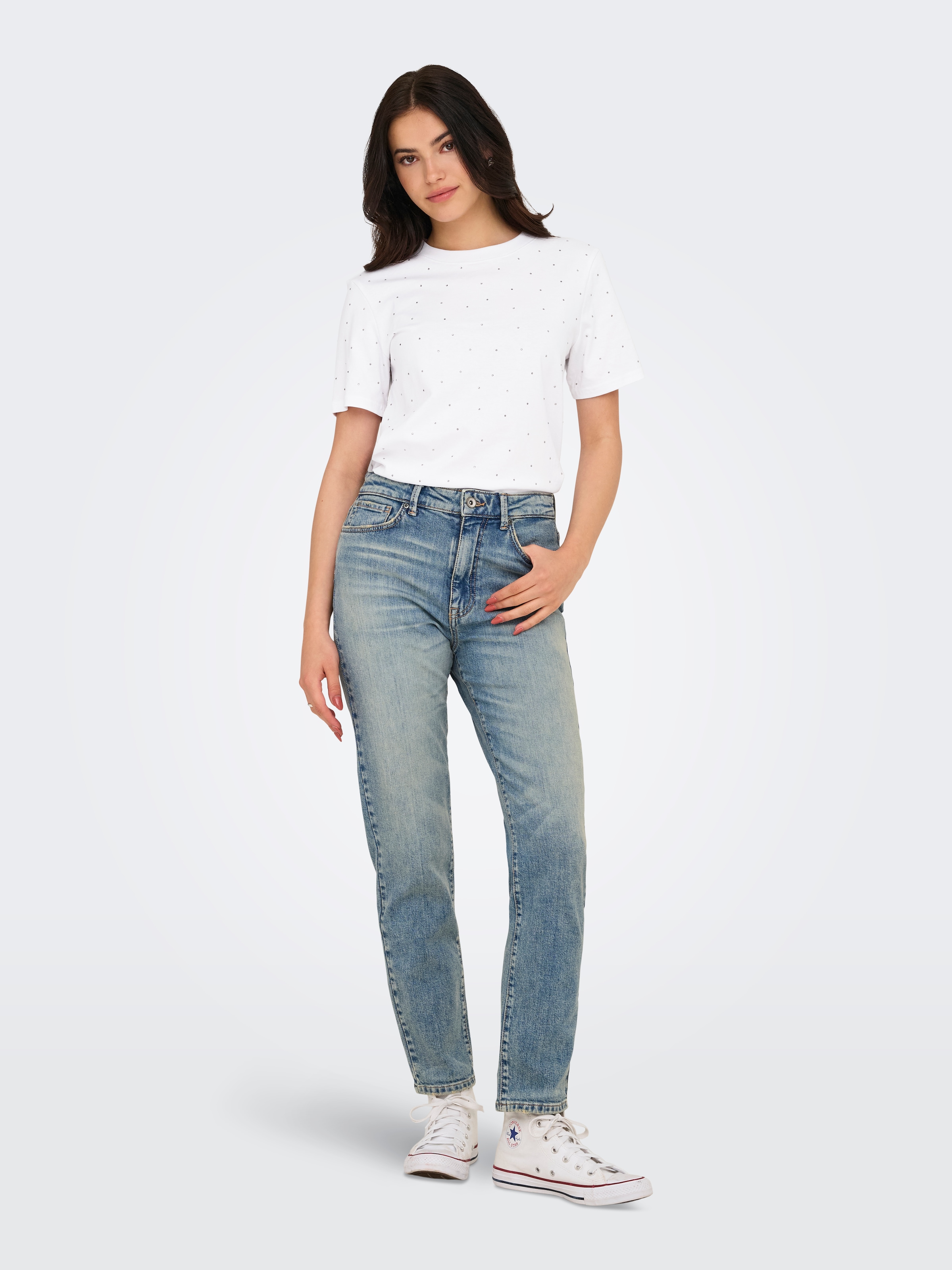 ONLY Kurzarmshirt »ONLMONJA S/S STUDS TEE JRS«, mit Glitzer-Effekt