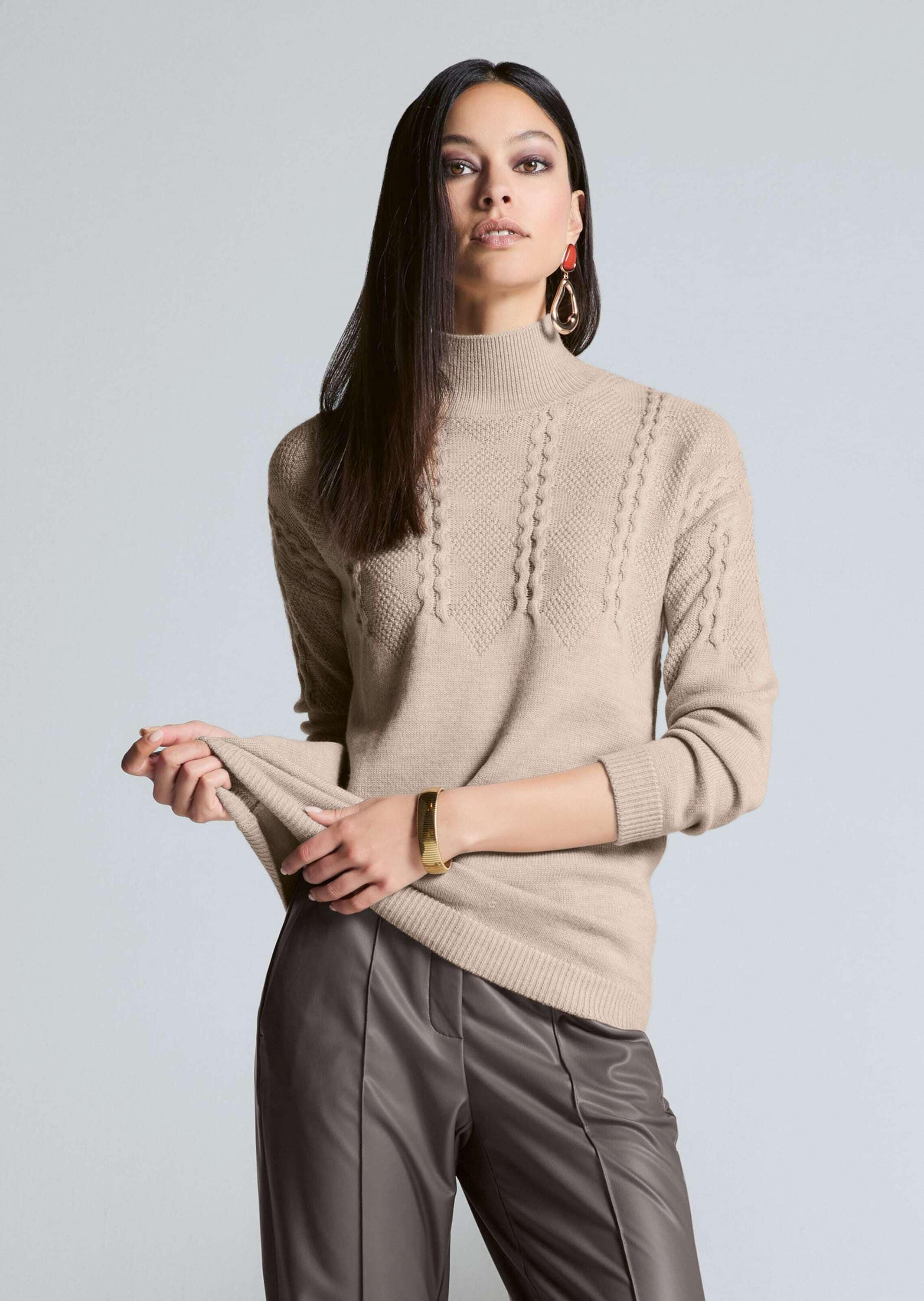 MADELEINE Longpullover »Strickpullover Stilvoller Wollpullover mit Stehkragen«