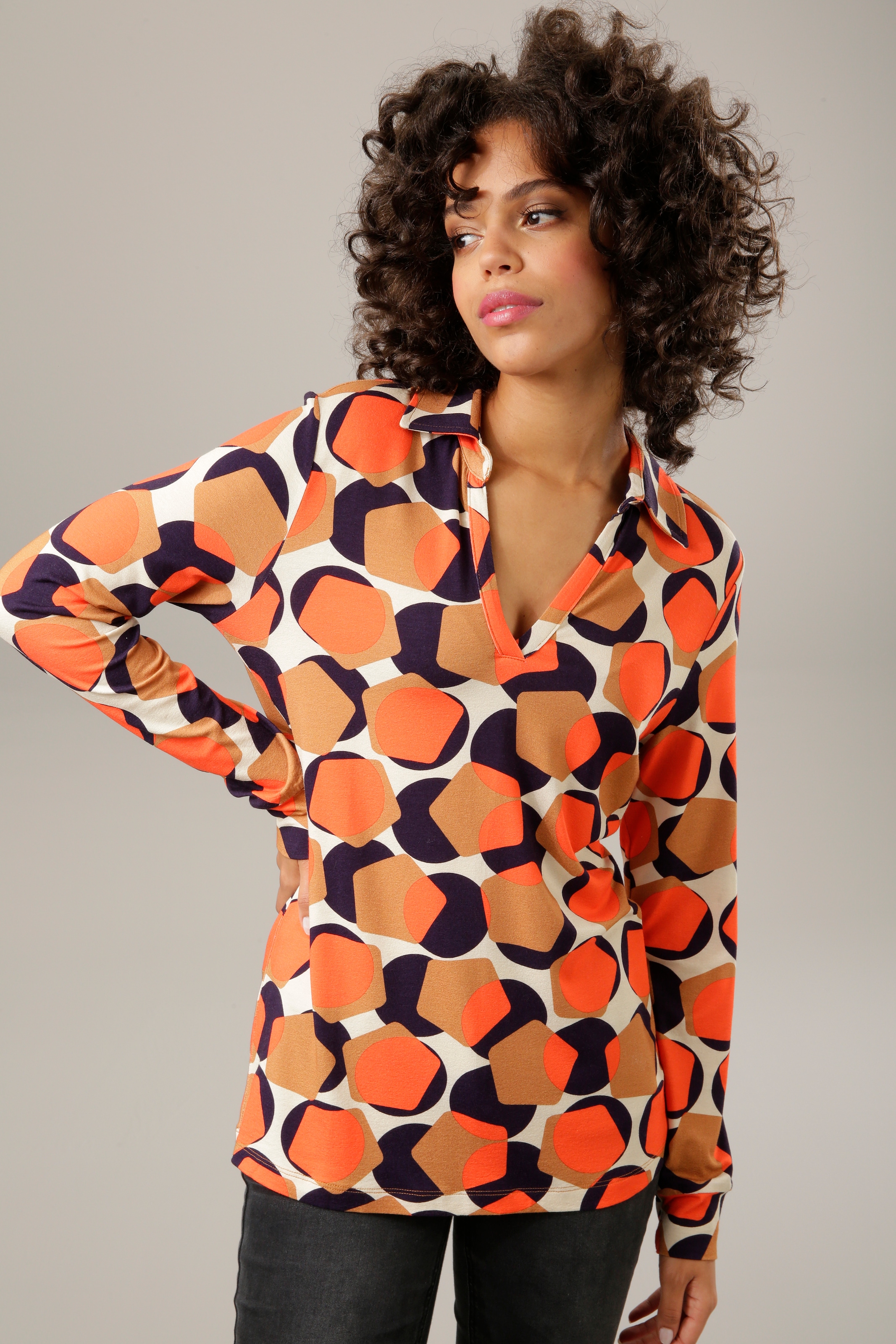 Aniston CASUAL Shirtbluse, OTTO ein mit jedes Unikat Online kaufen trendigem - Teil Retro-Muster im Shop