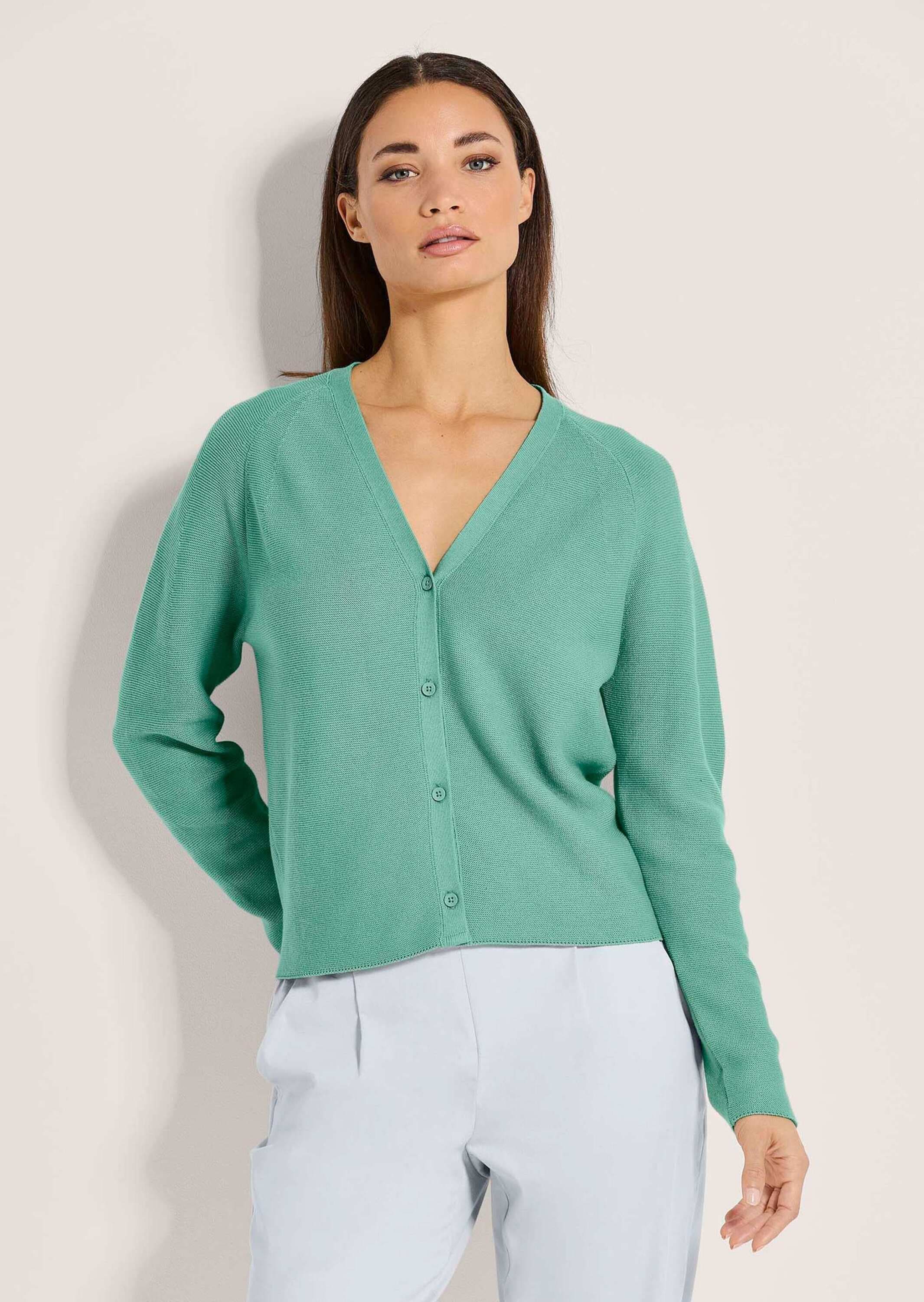 MADELEINE Strickjacke »Strickjacke Modische Strickjacke mit V-Ausschnitt«
