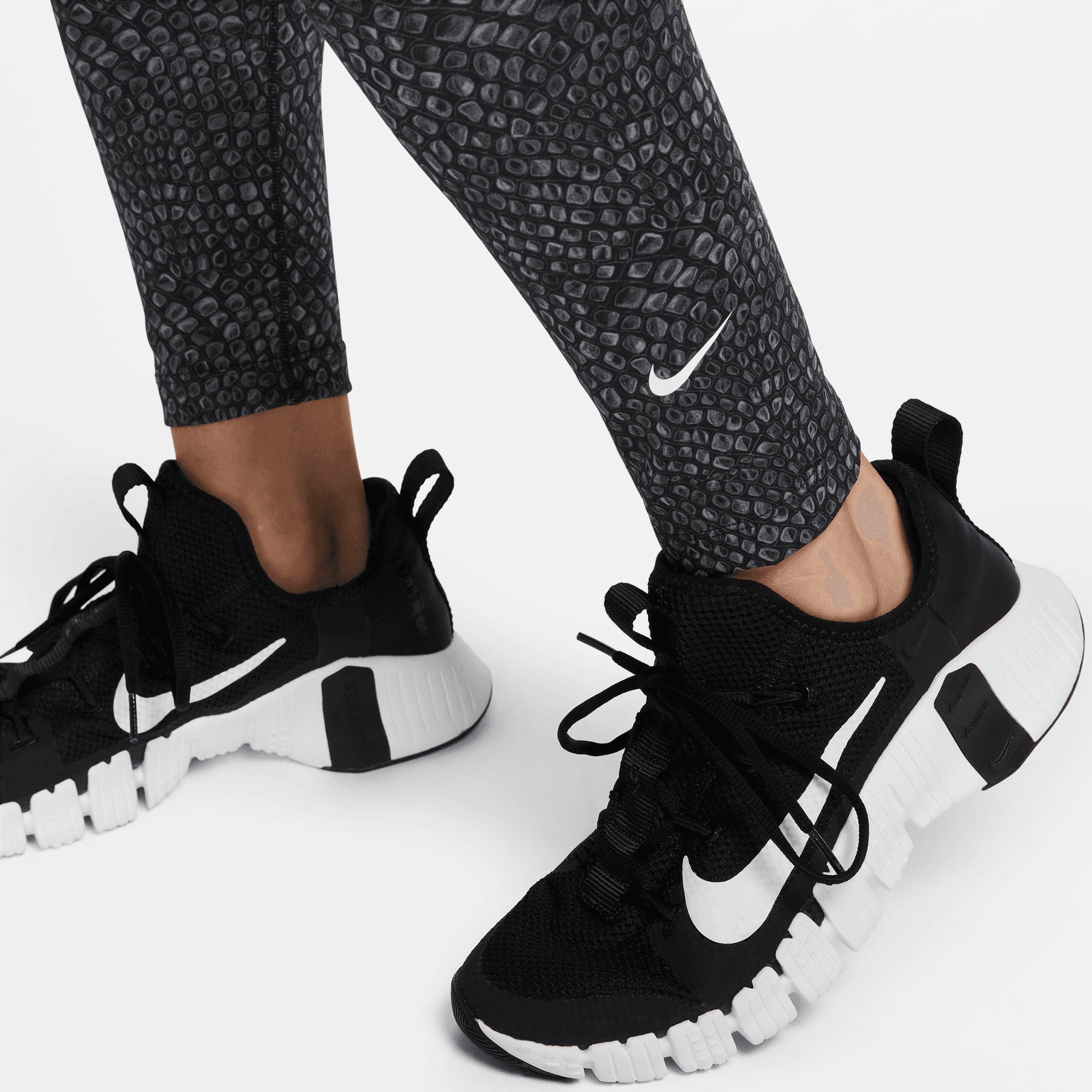 Nike Trainingstights »One Dri-FIT Women's High-Rise / All-Over-Print Leggings«