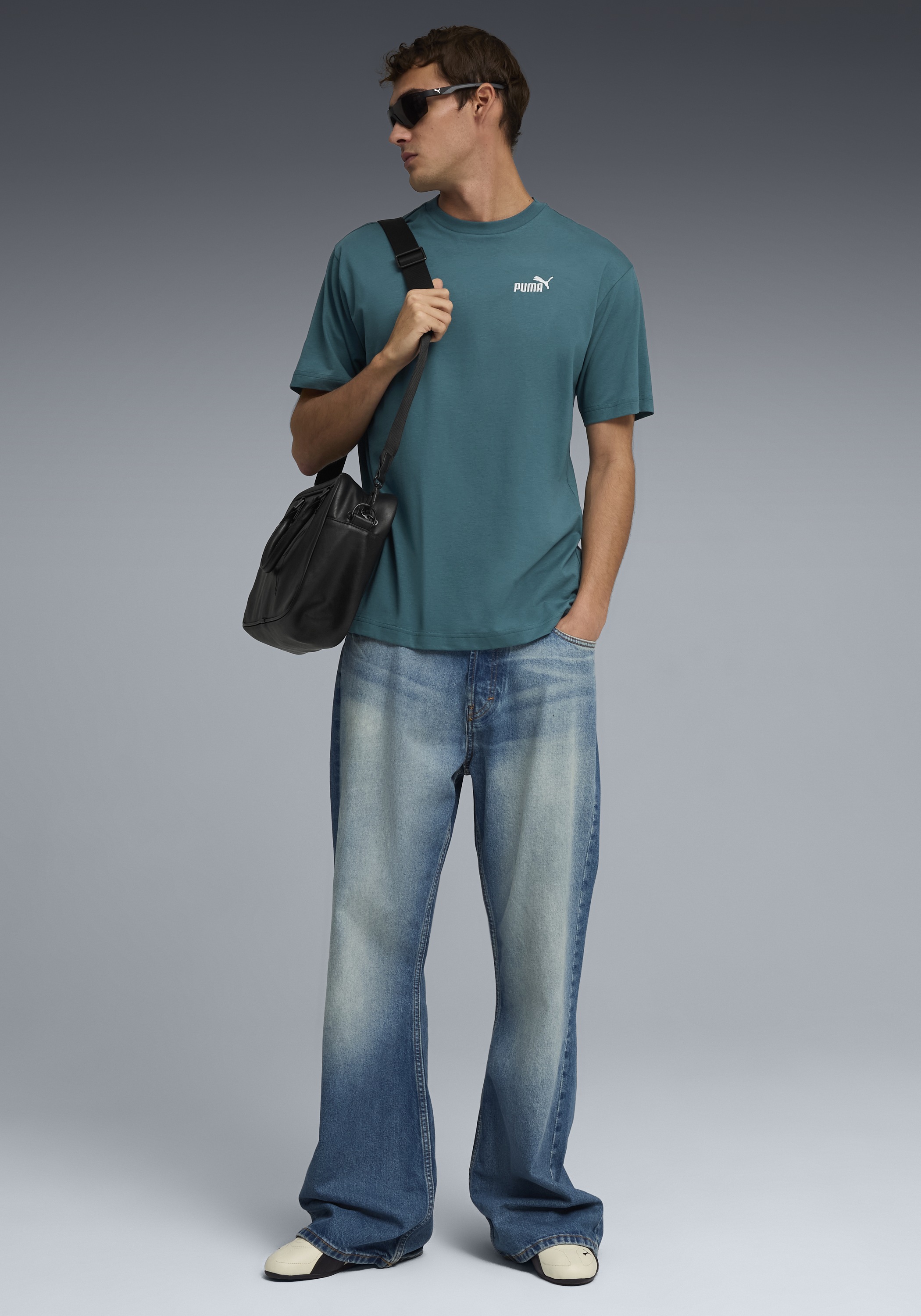 PUMA T-Shirt »ESS RELAXED SMALL NO. 1 LOGO TEE« Kurzarm, sportlicher Stil, Rundhalsausschnitt