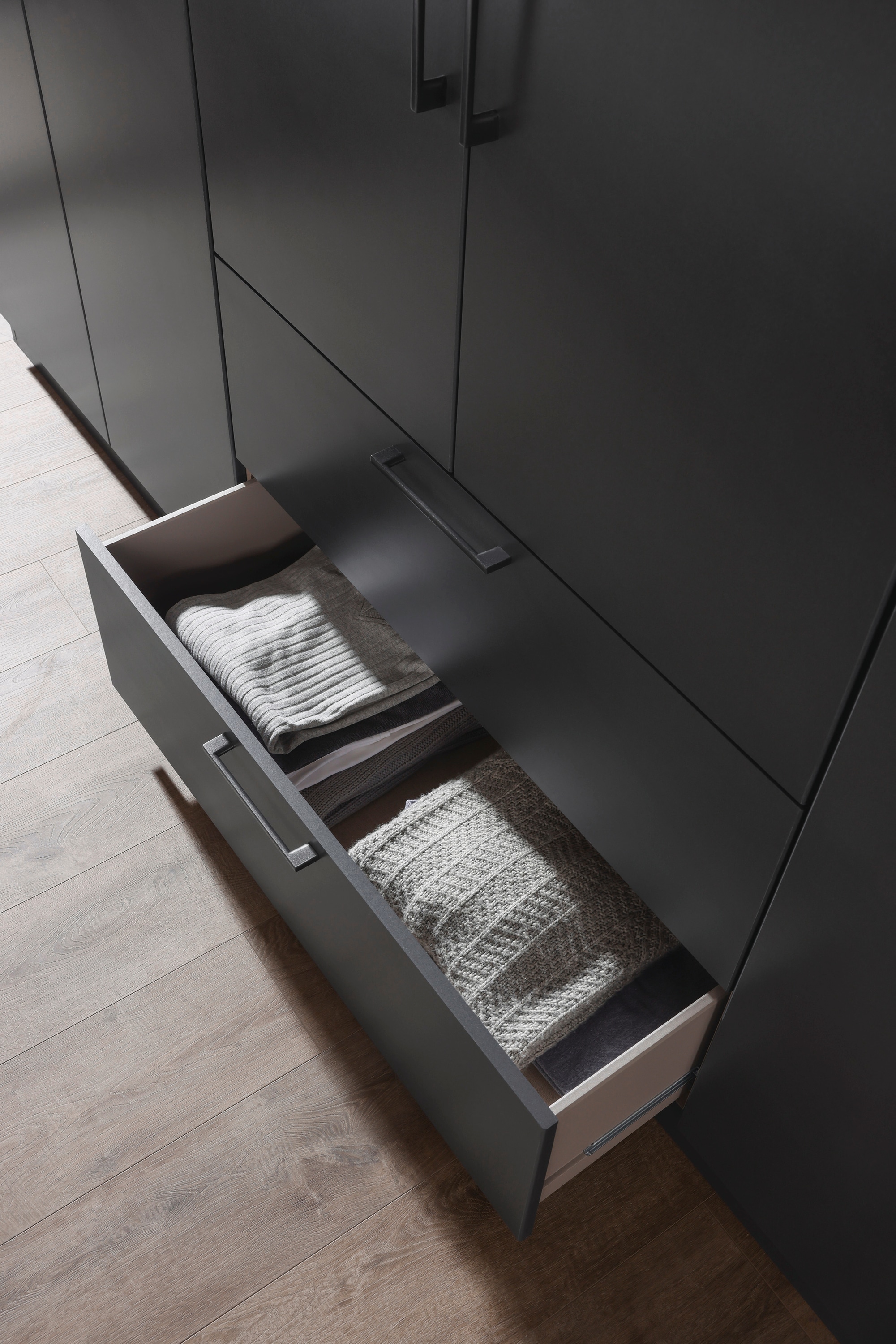 INOSIGN BY RAUCH Schlafzimmer-Set »Komplettschlafzimmer Schlafzimmer Challenger (Set 4-teilig)«, Schrank 2 Breiten, Bett 3 Breiten, 2 Nachttische MADE IN GERMANY