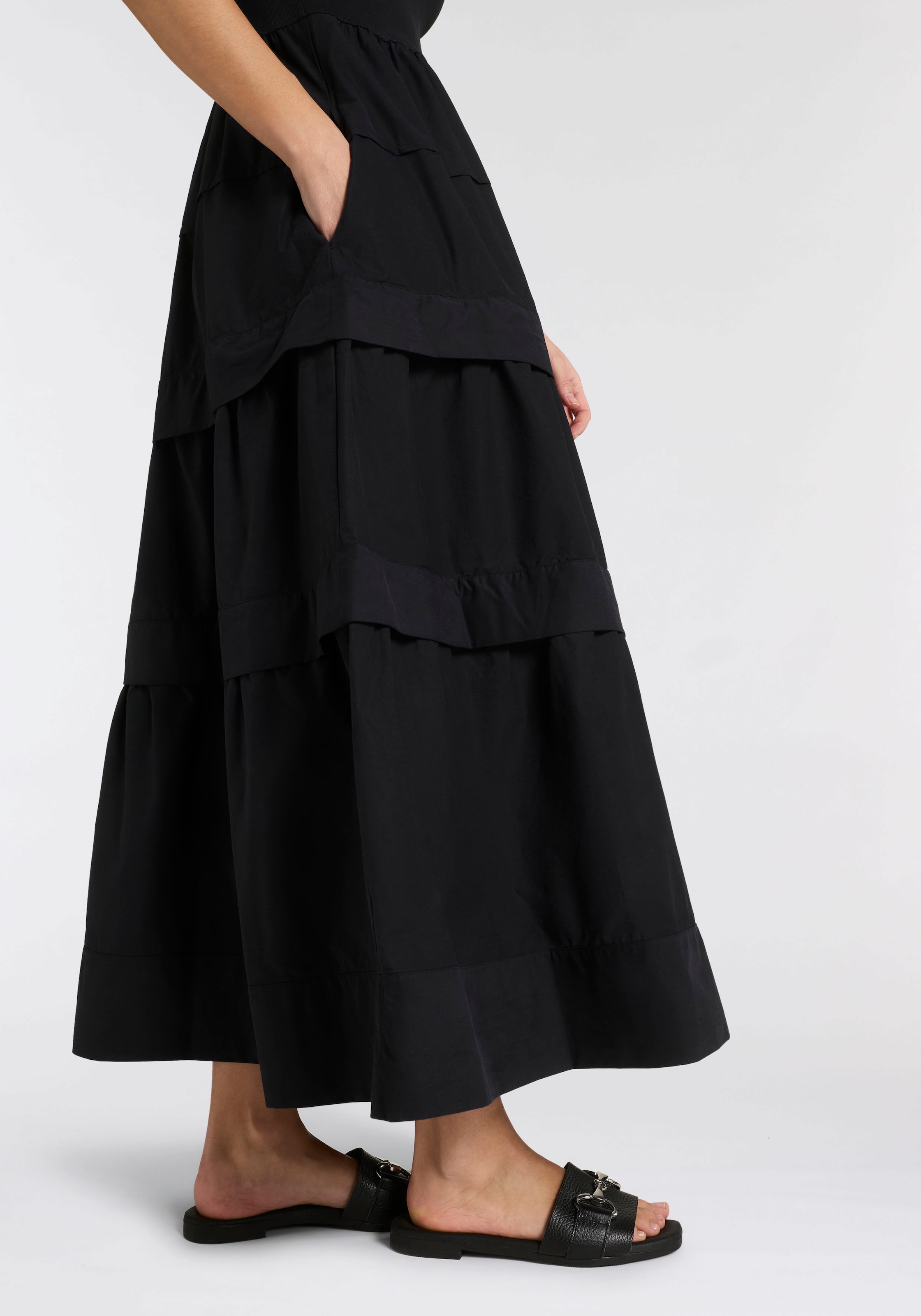 BOSS ORANGE Maxikleid »Enight Premium Damenmode« Eingrifftaschen mit Stufenrock & ausgeschnittenem Rücken