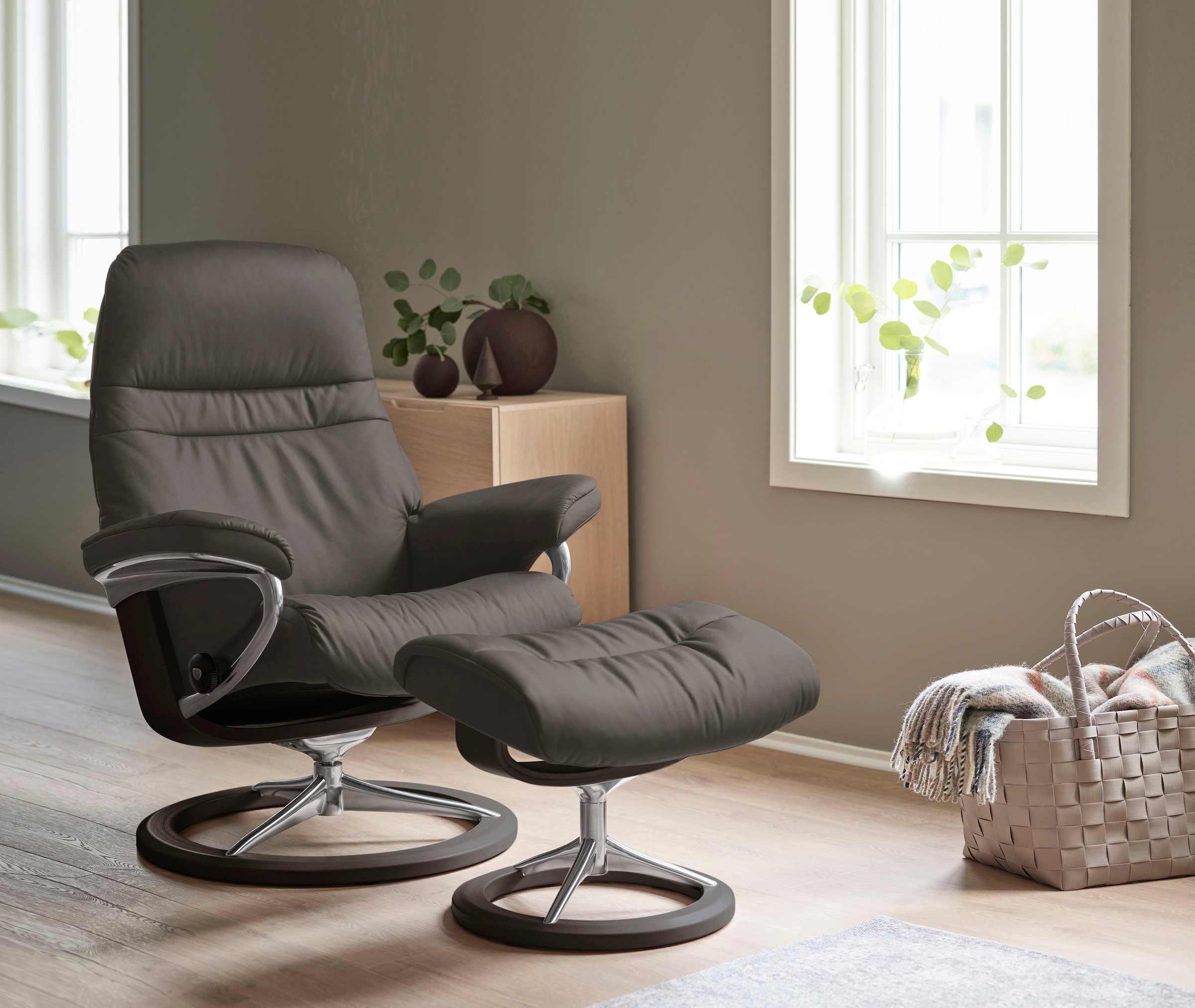 Stressless® Relaxsessel »Sunrise«, (Set, Relaxsessel mit Hocker), mit Signature Base, Größe S, Gestell Wenge