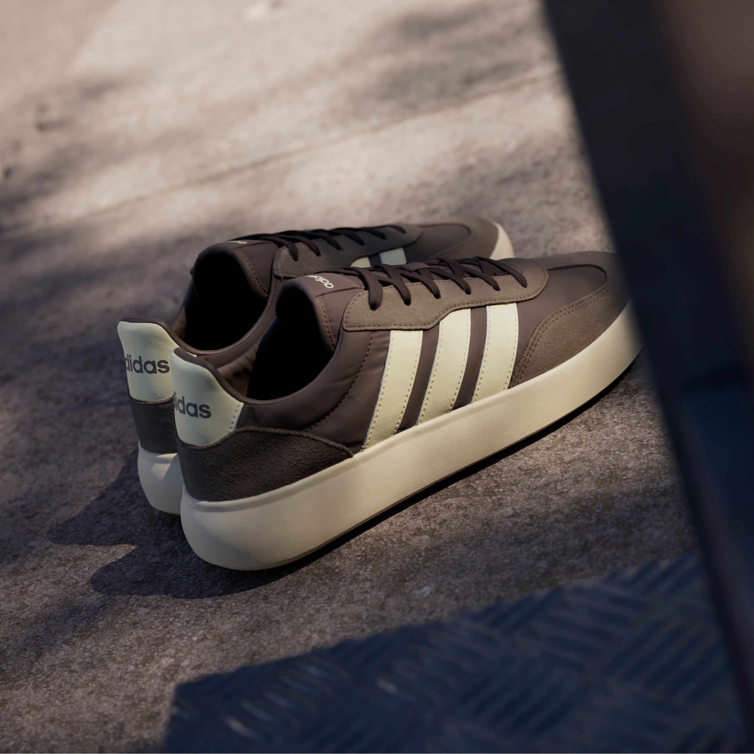 adidas Sportswear Sneaker »BARREDA DECODE«  inspiriert vom Design des adidas handball spezial