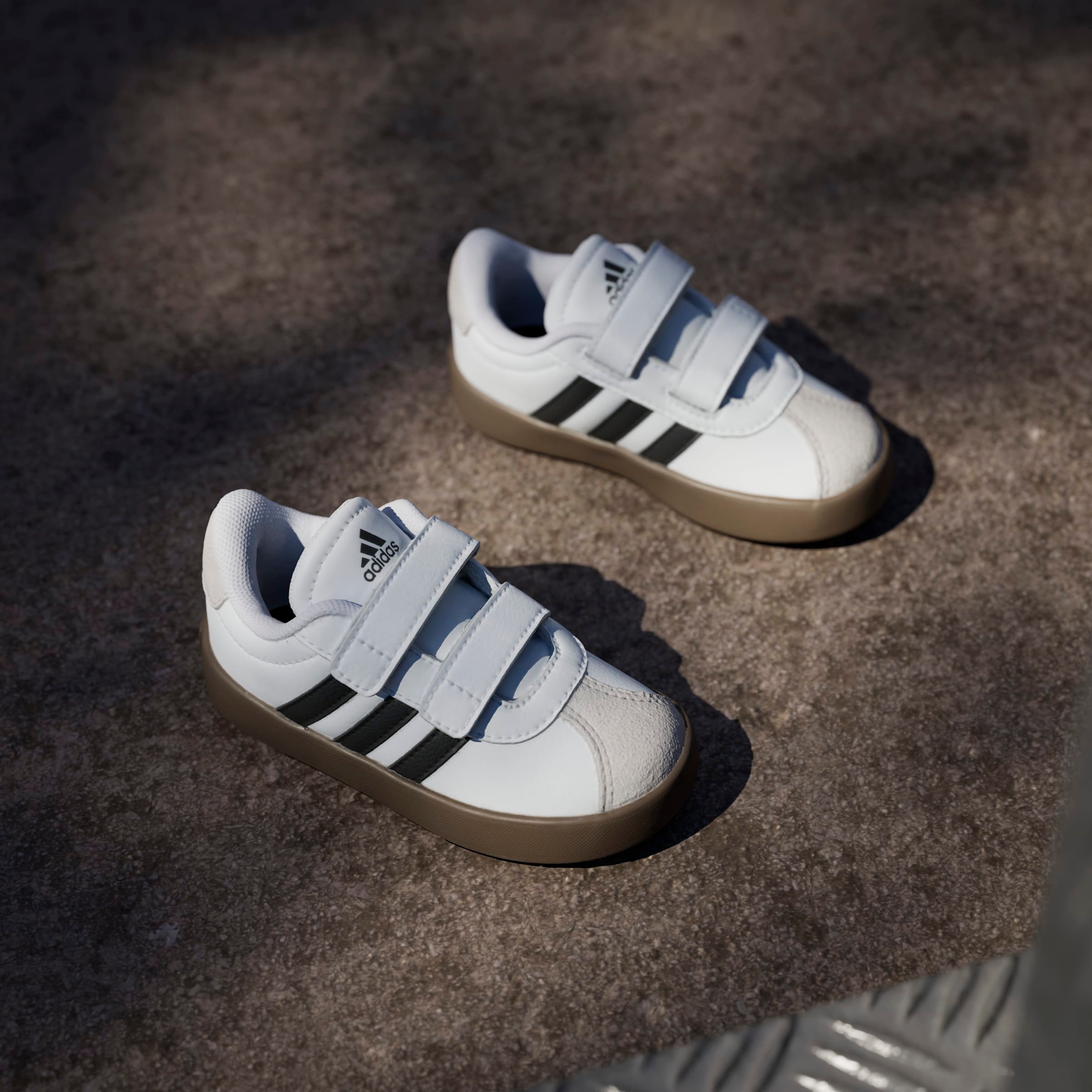 adidas Sportswear Klettschuh »VL COURT 3.0 KIDS«  inspiriert vom Design des adidas samba, für Kinder