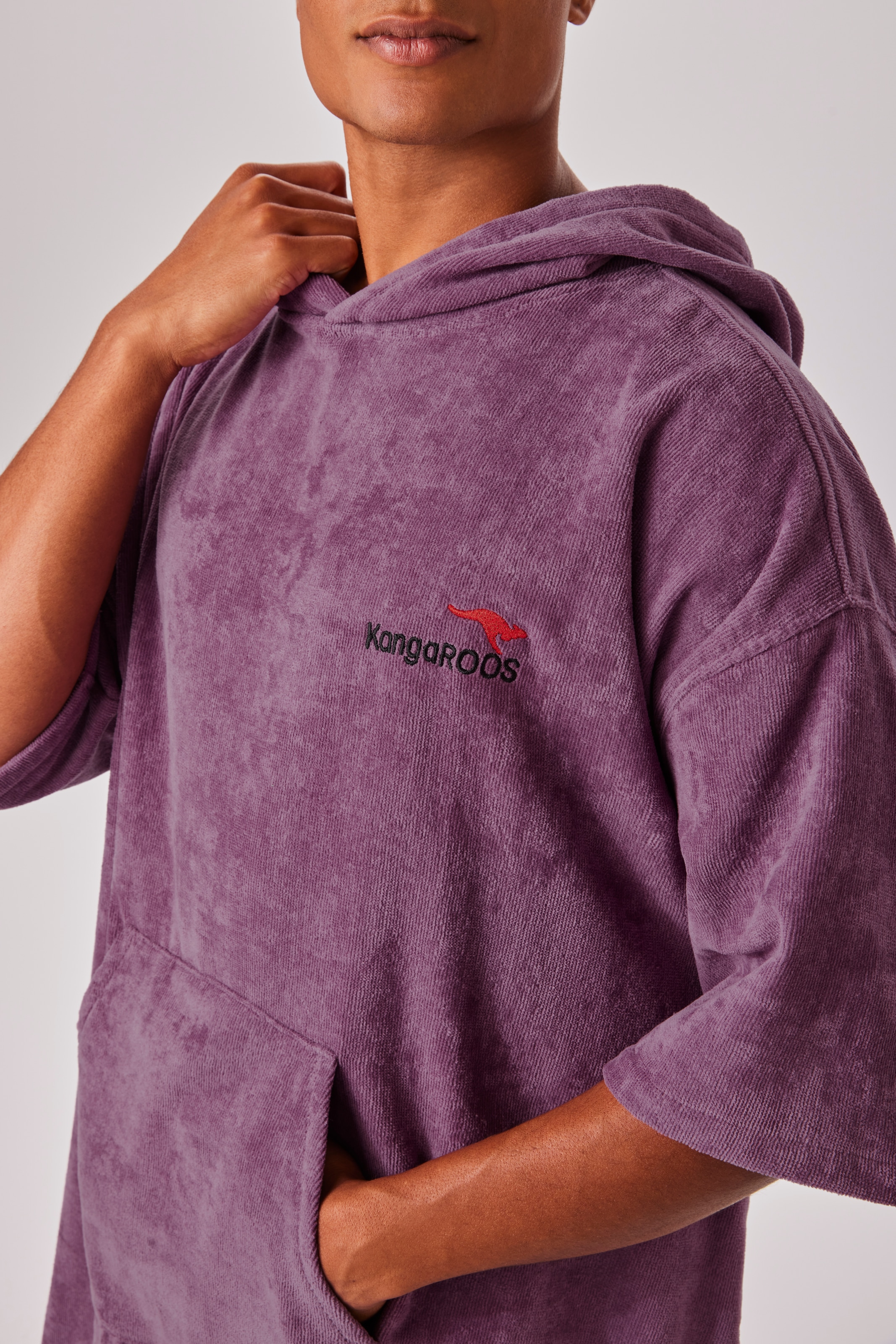 KangaROOS Badeponcho »Summer, ideal für Sauna, Spa & im Urlaub, Damen & Herren« 1 Stk. Surfponcho, mit Bauchtasche, 100% Baumwolle, Frottee