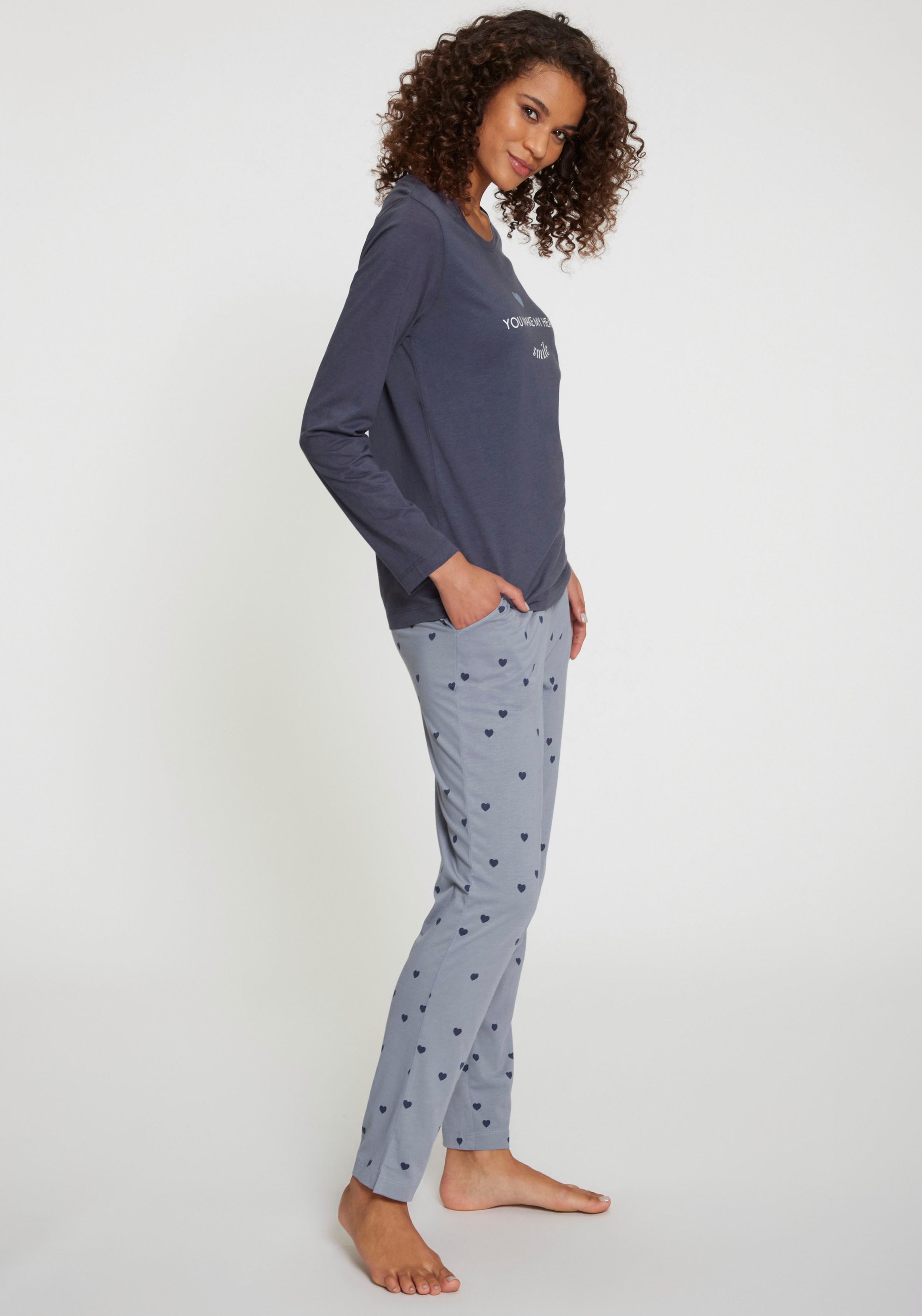 Vivance Dreams Pyjama, (2 tlg.), mit süßem Schrift-Aufdruck
