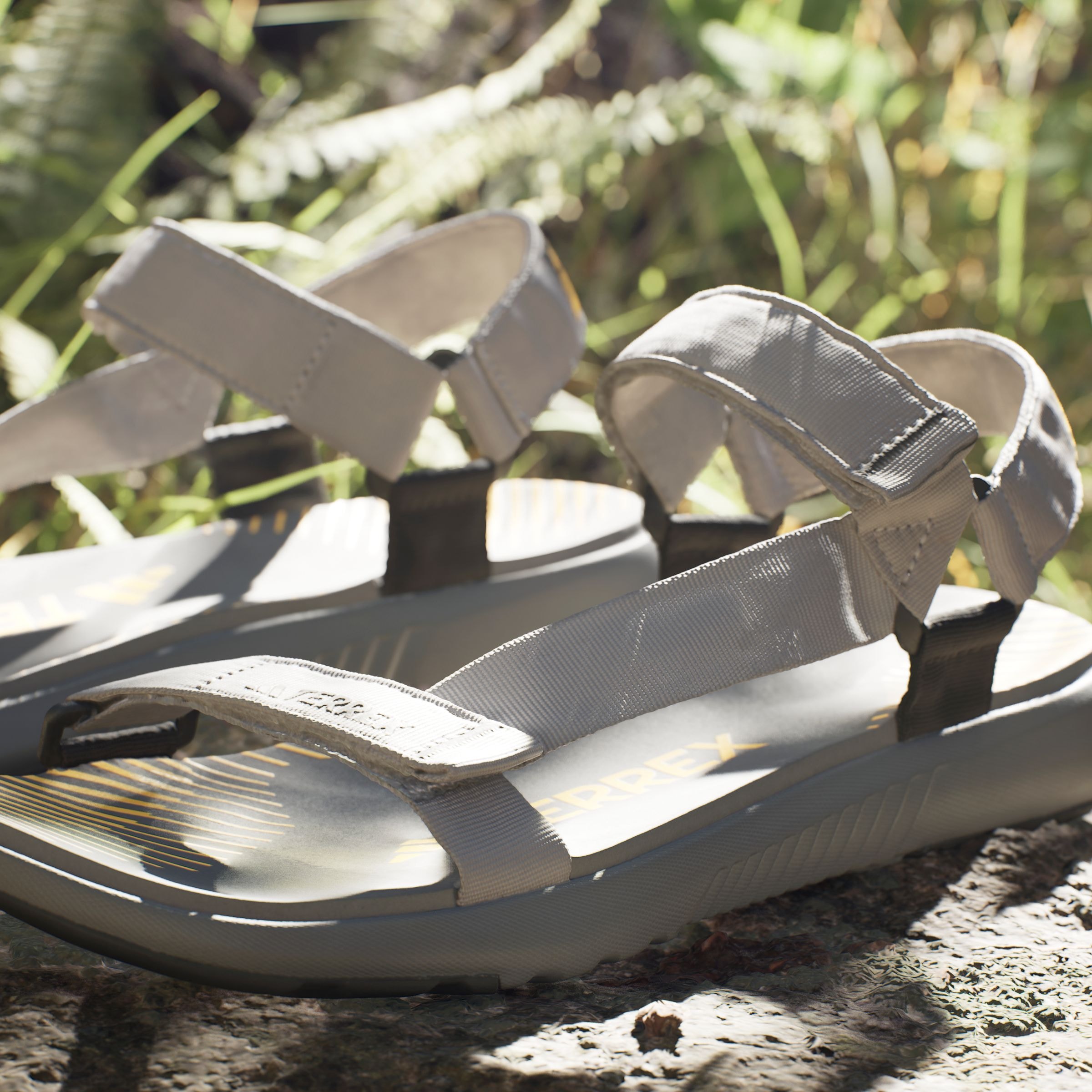 adidas TERREX Outdoorsandale »TERREX HYDROTERRA LIGHT SANDALE«, mit Klettverschluss