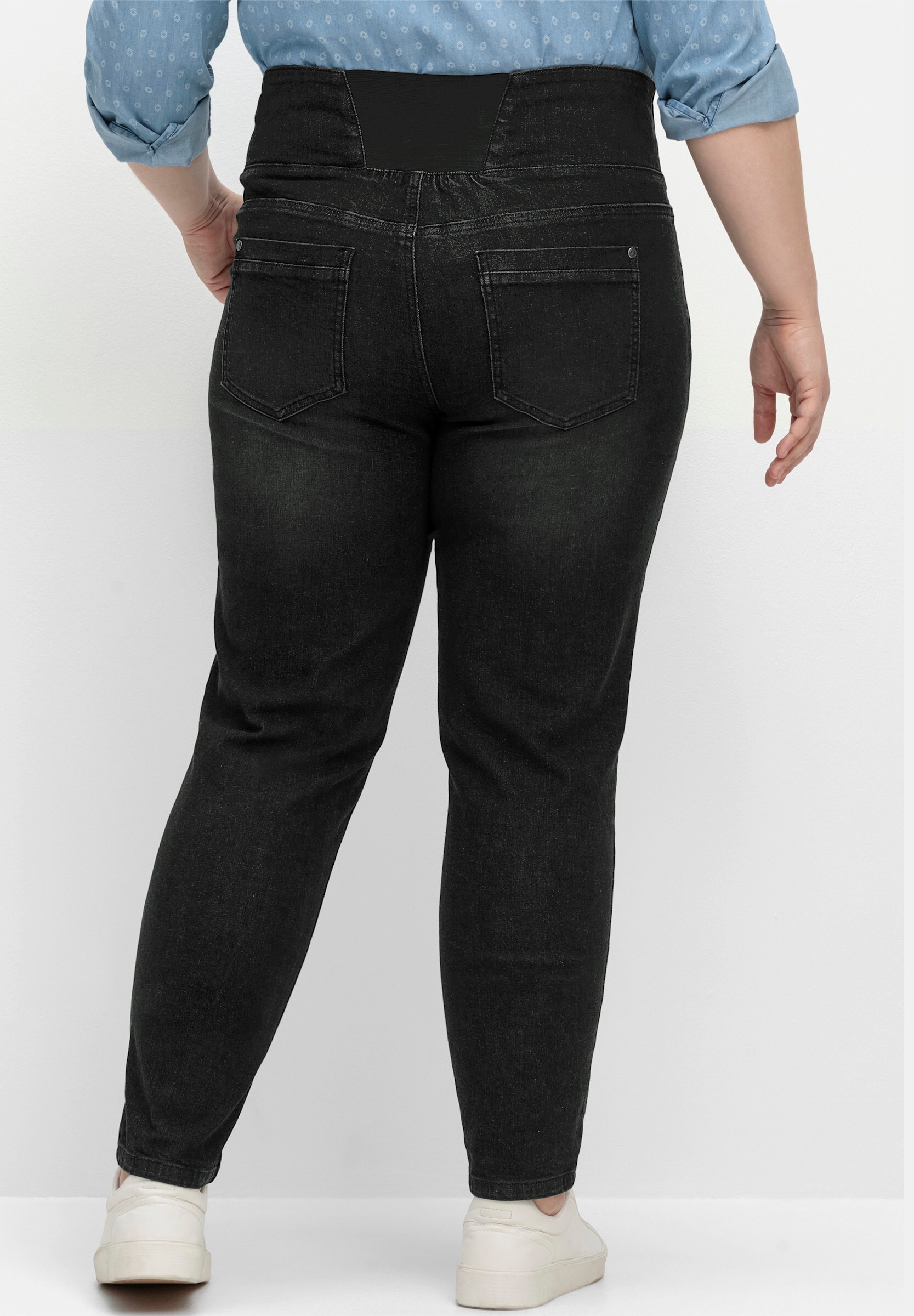 Sheego Bequeme Jeans »Stretch-Jeans High-waist-Jeans in schmaler Form« mit breitem High-Waist-Bund