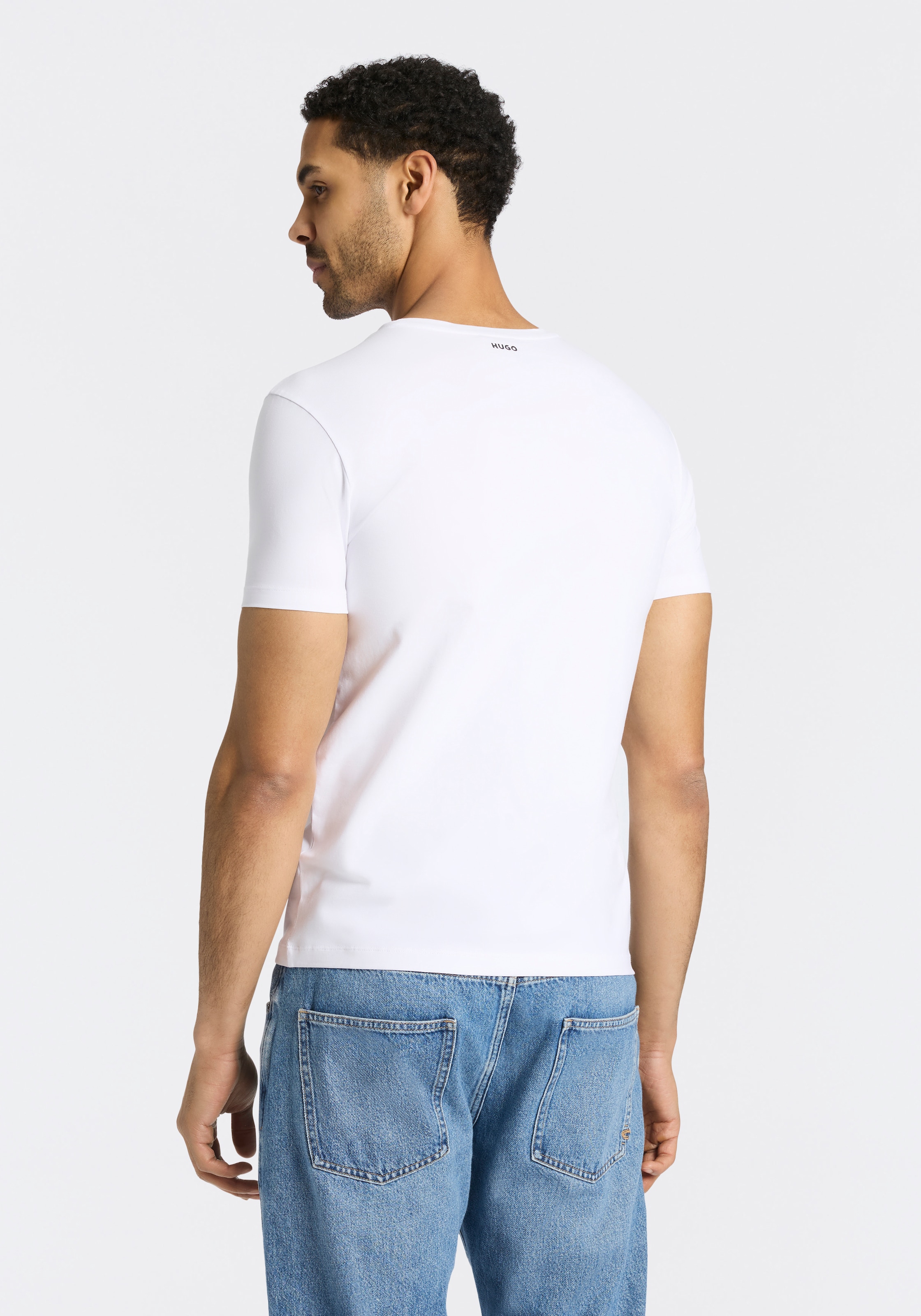 HUGO T-Shirt »HUGO-Round« Packung, 2er,  Rundhalsausschnitt, Slim-Fit, HUGO Logo-Druck