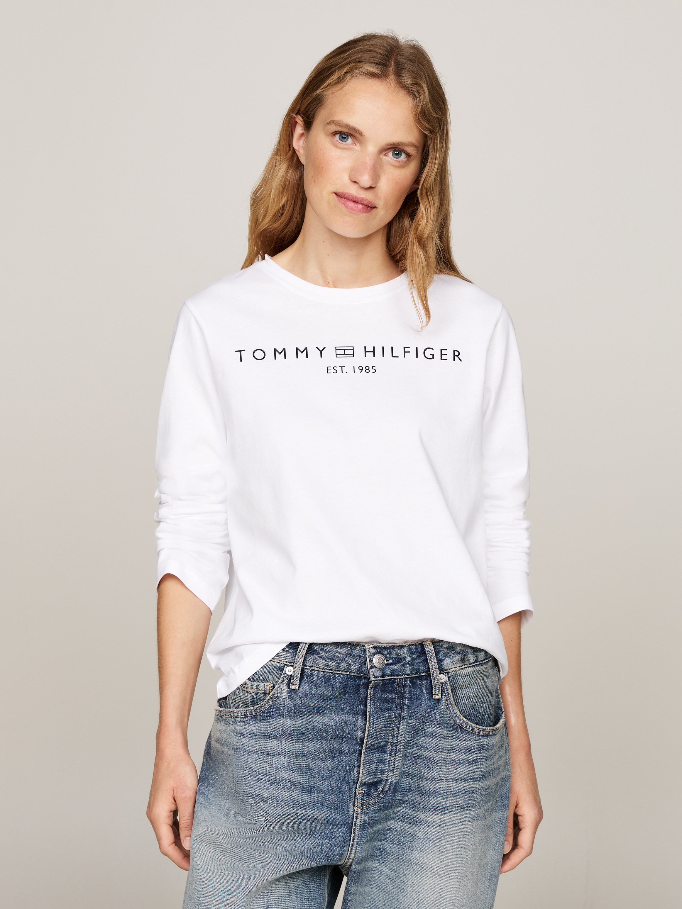 Tommy Hilfiger Langarmshirt »REG CORP LOGO C-NK LS«, mit Logoschriftzug