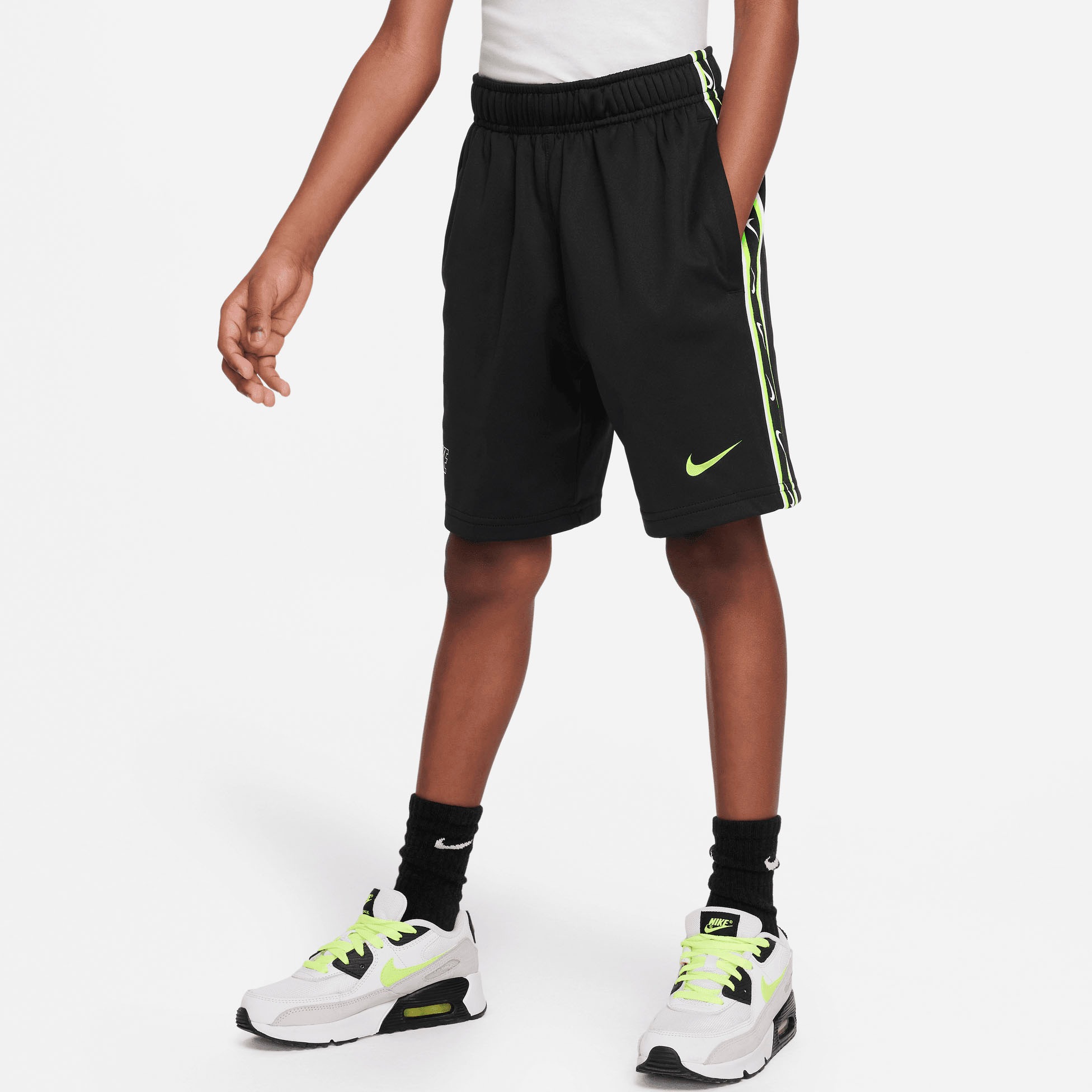 Nike Sportswear Shorts »B NSW REPEAT SW PK SHORT« kaufen