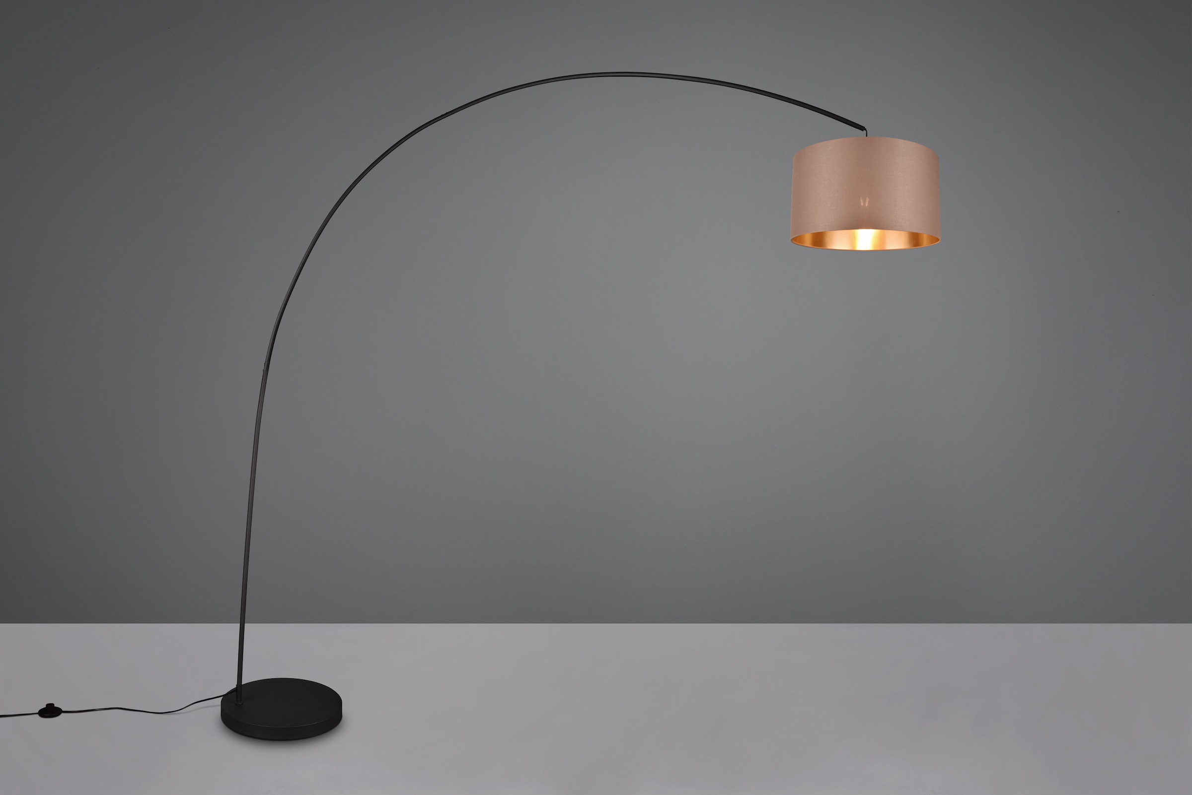 TRIO Leuchten Stehlampe »MANSUR, Bogenlampe mit Stoffschirm, exkl. 1x E27 max 60W, Fußschalter« E27 1 Stk. warmweiß - kaltweiß Bogenleuchte Wohnzimmer, Auslage 2m, Höhe 210cm, Schirm taupe/gold
