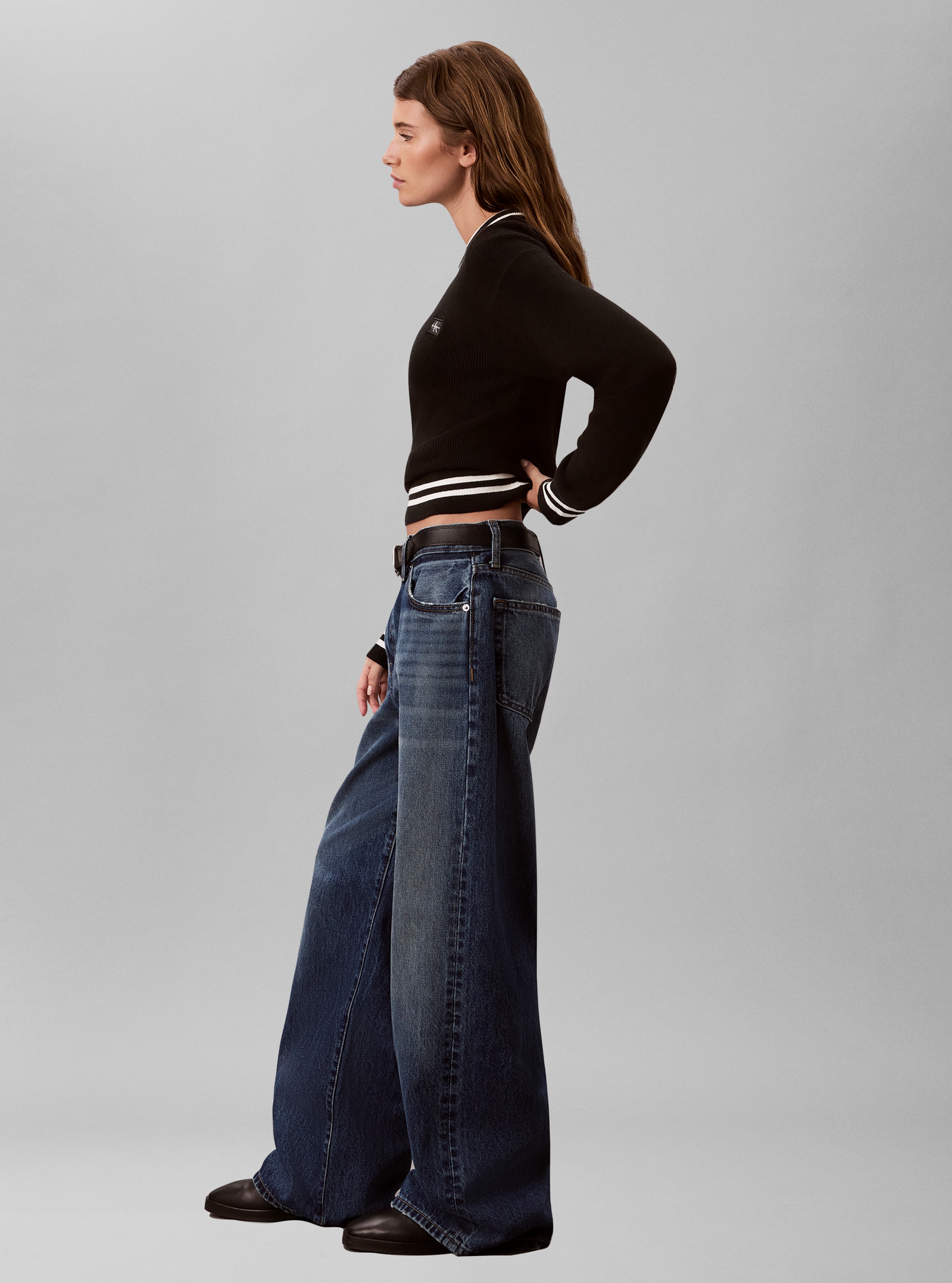 Calvin Klein Jeans »WOVEN LABEL CREWNECK SWEATER« Regular fit mit Rundhalsausschnitt