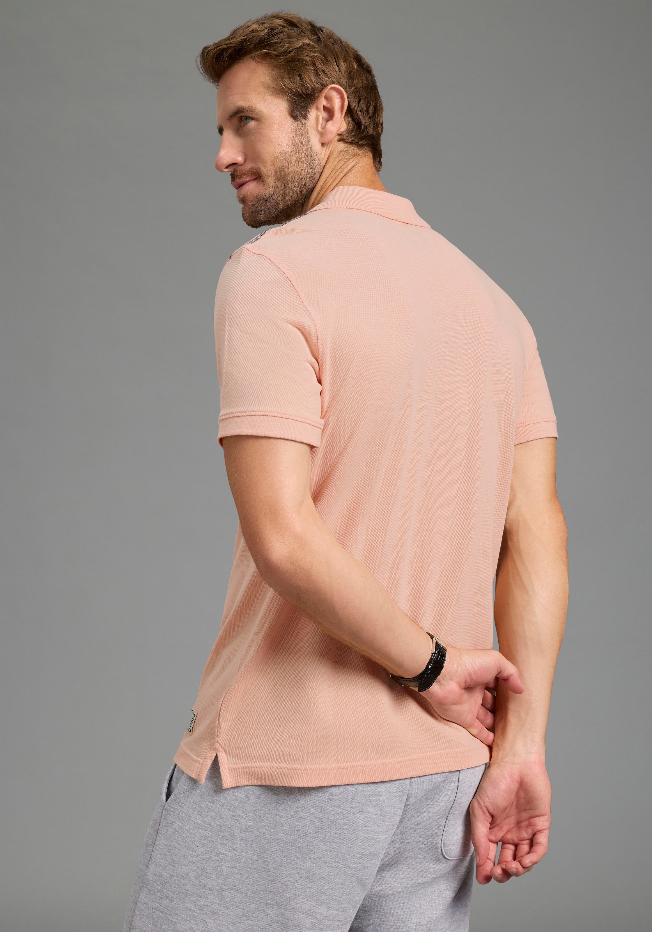 KangaROOS Poloshirt schmale Passform, mit Halbarm, aus Piqué-Material