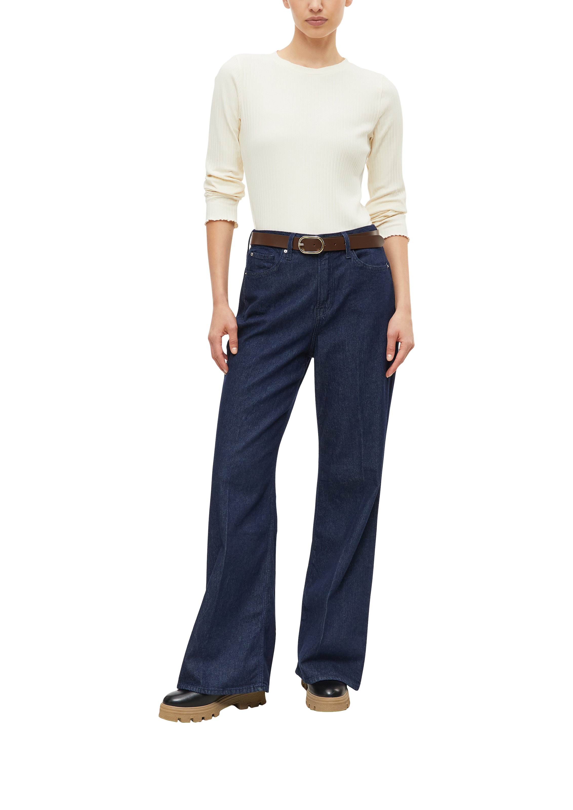 s.Oliver Langarmshirt in Ripp-Optik und mit Rundhals / Stretch