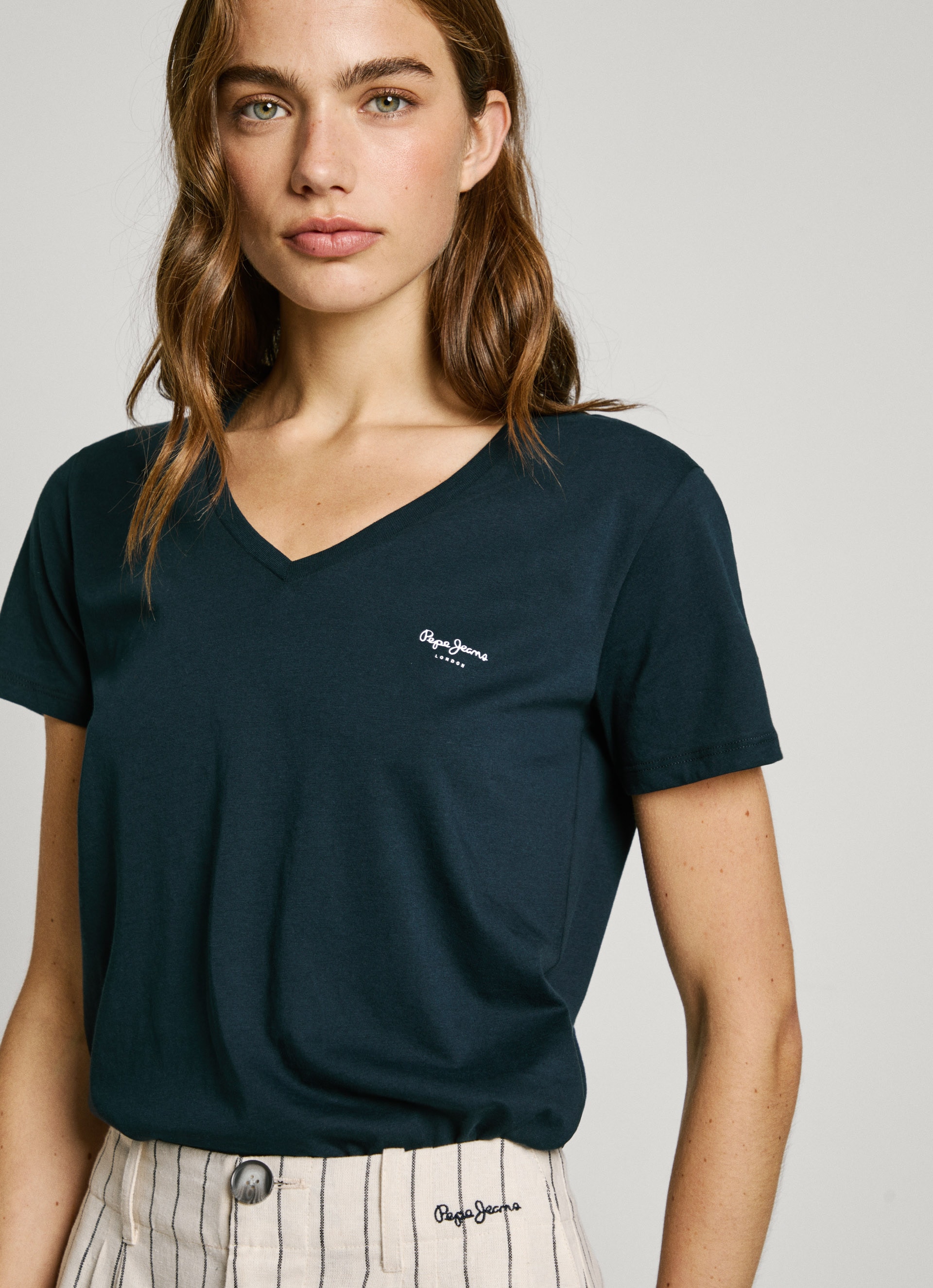 Pepe Jeans V-Shirt »MACY V-NECK«, mit Logoschriftzug