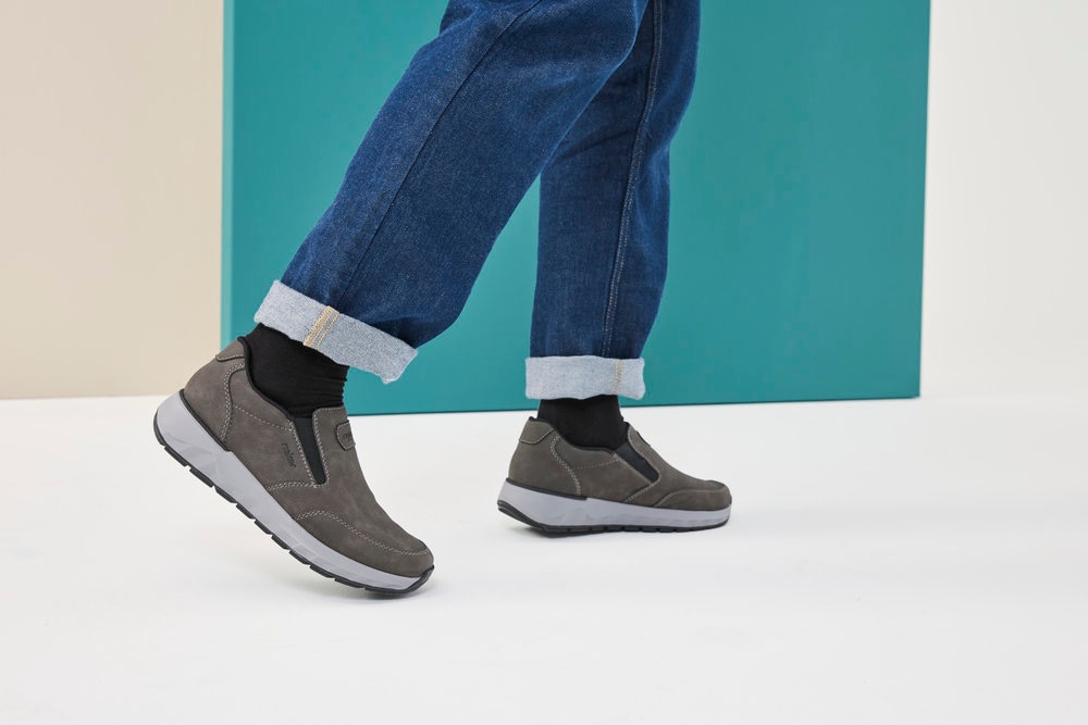 Rieker Slipper, Schlupfschuh, Halbschuh, Slip-on Sneaker mit Ziernähte