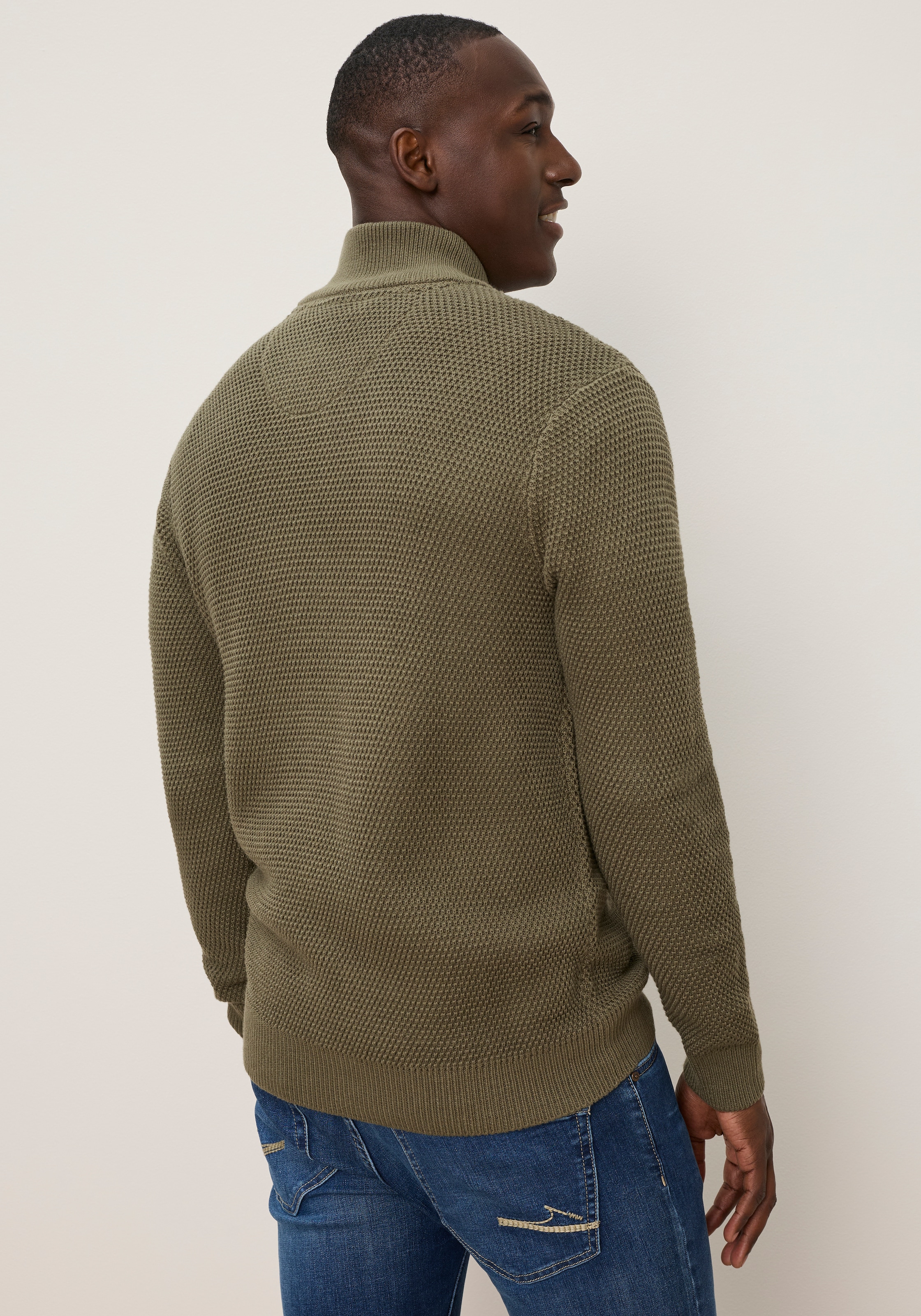 DELMAO Troyer »Neue Kollektion! Highlight Kontrast- Reißverschluß« aus Strickmaterial, Regular Fit, mit Label-Applikation