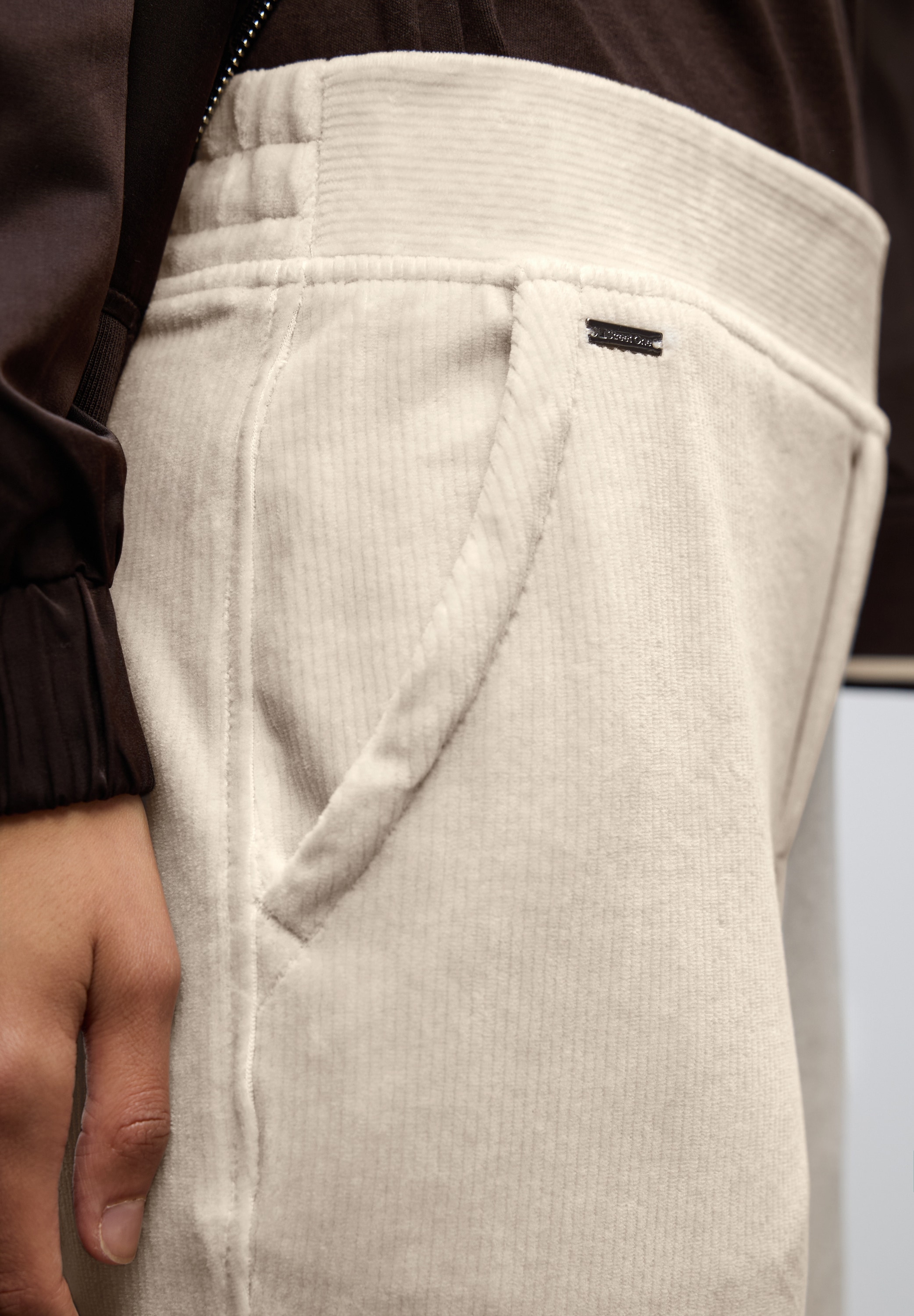 STREET ONE Cordhose, mit Stretch und seitliche Taschen